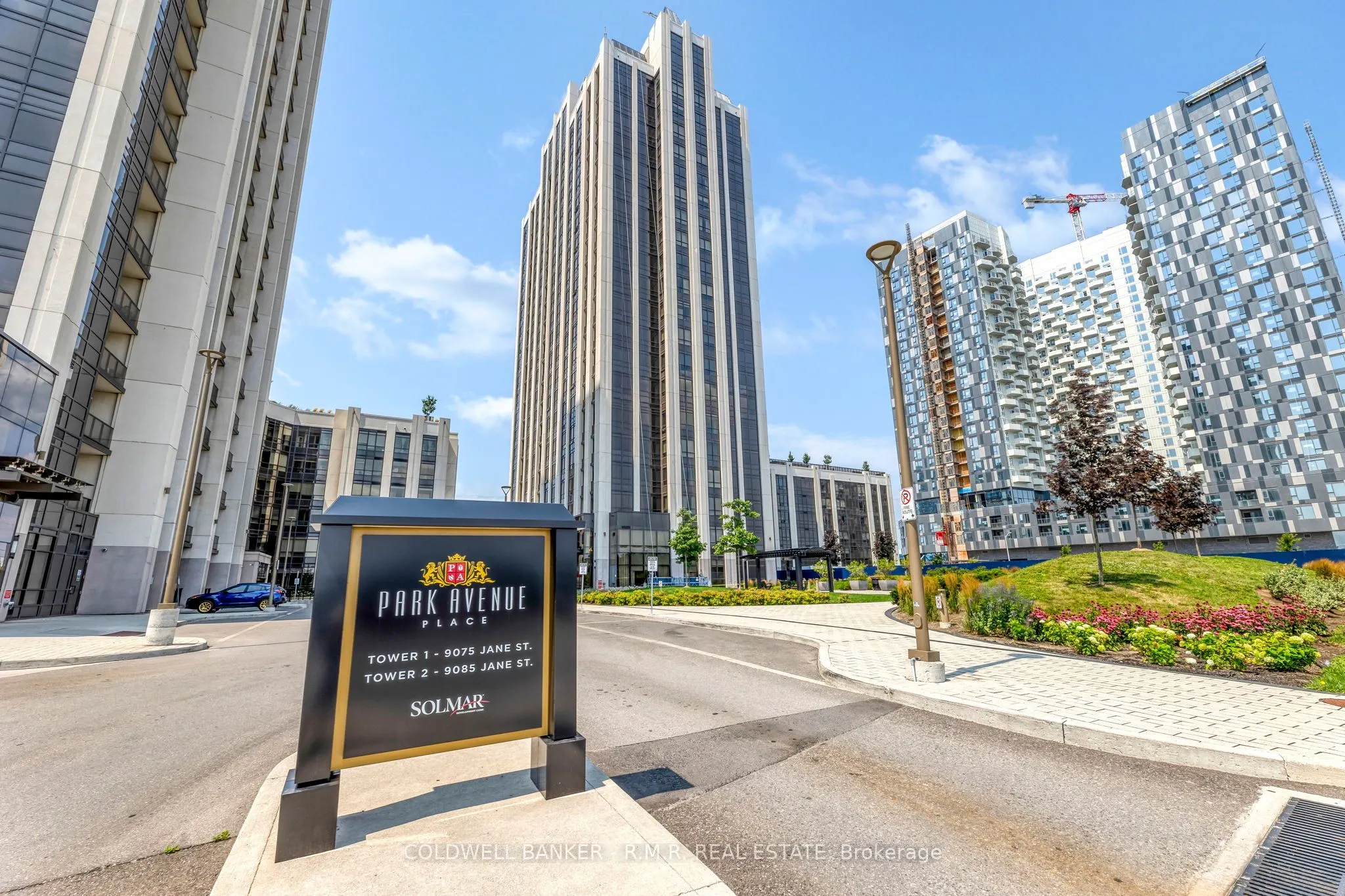 9085 Jane Street, #404