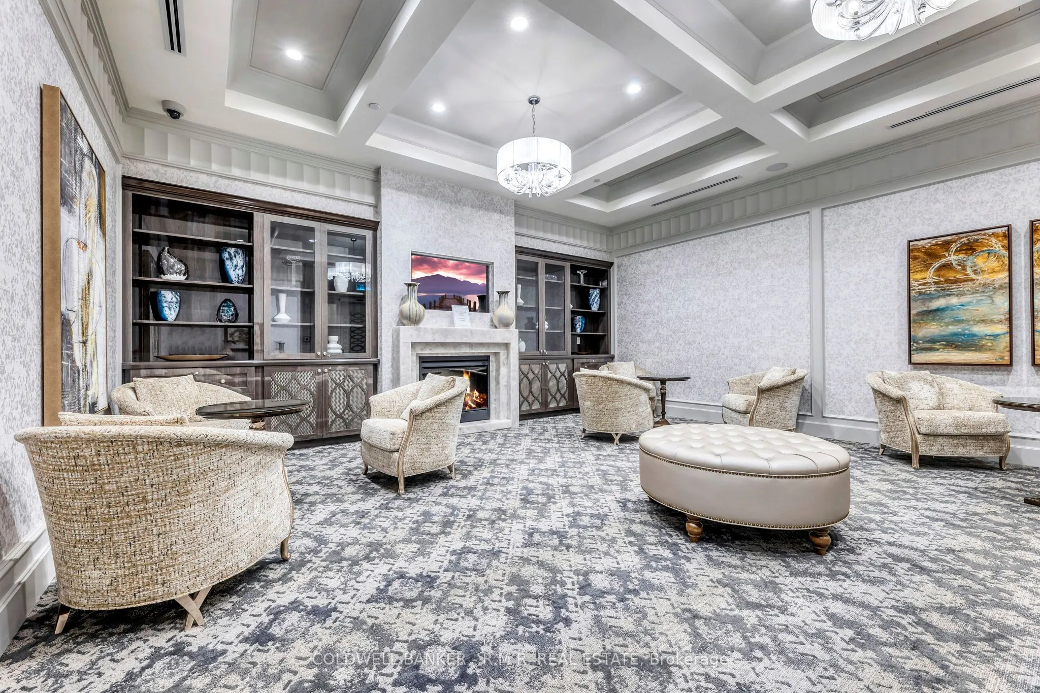 9085 Jane Street, #404