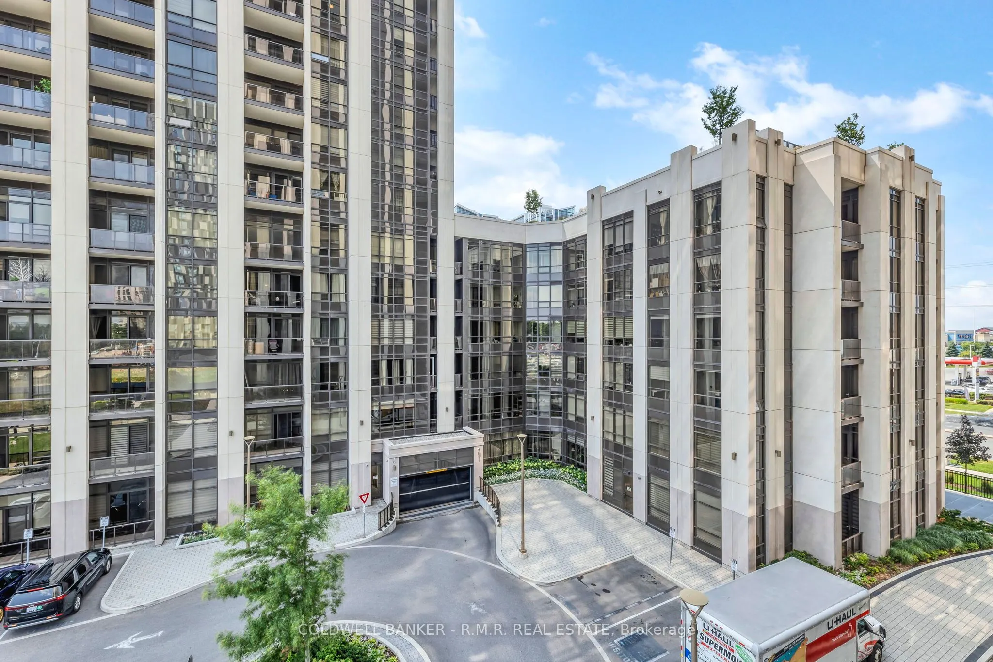 9085 Jane Street, #404