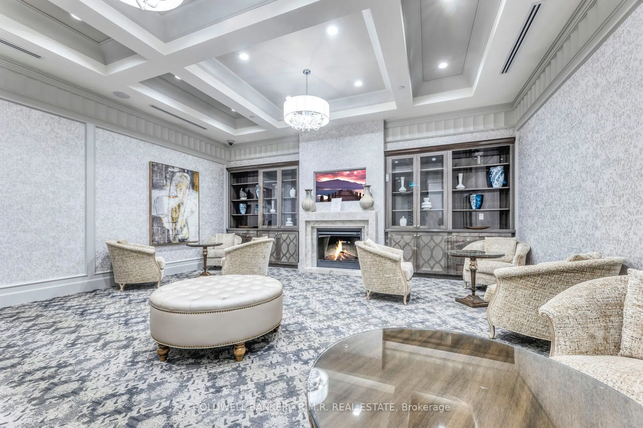 9085 Jane Street, #404