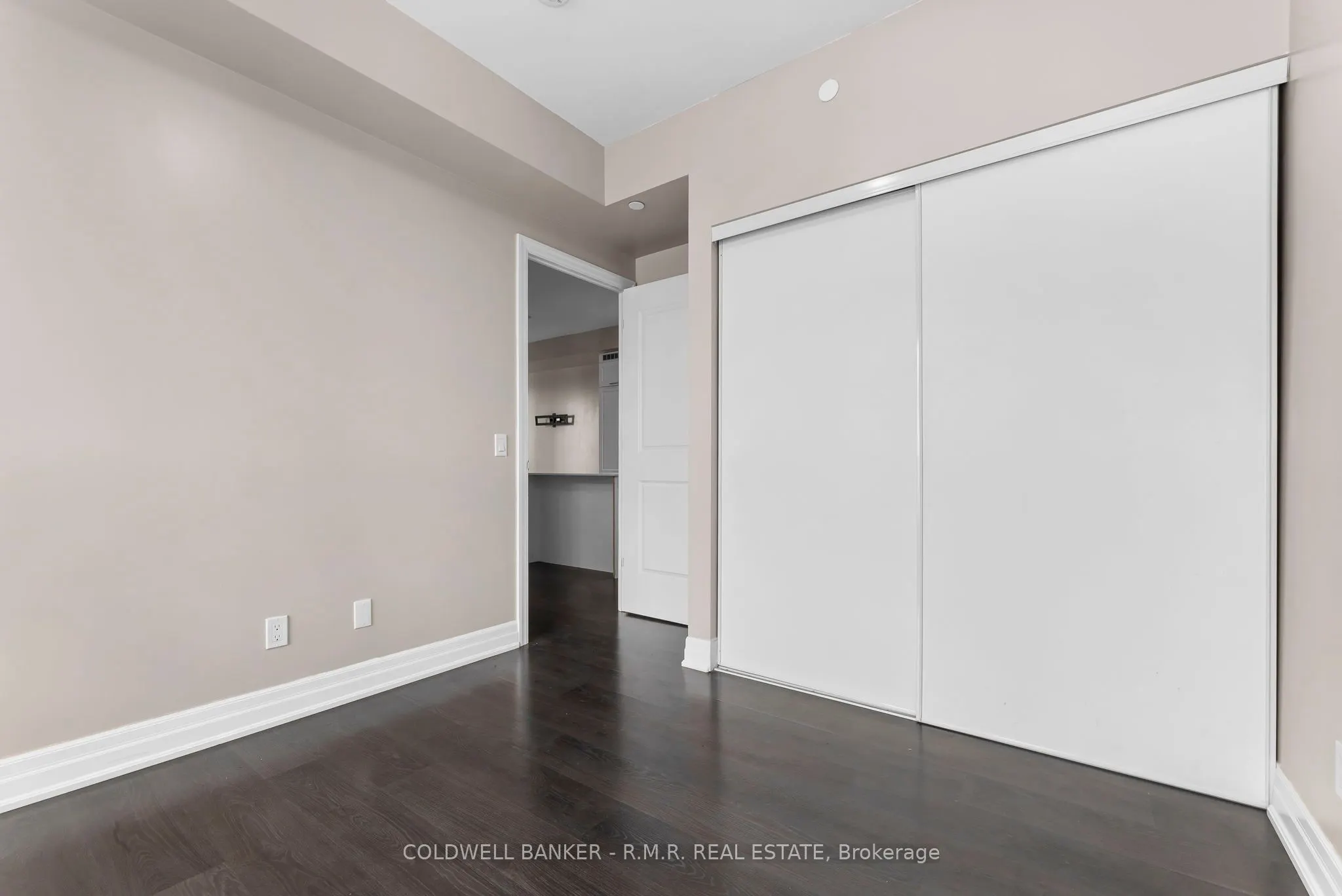9085 Jane Street, #404