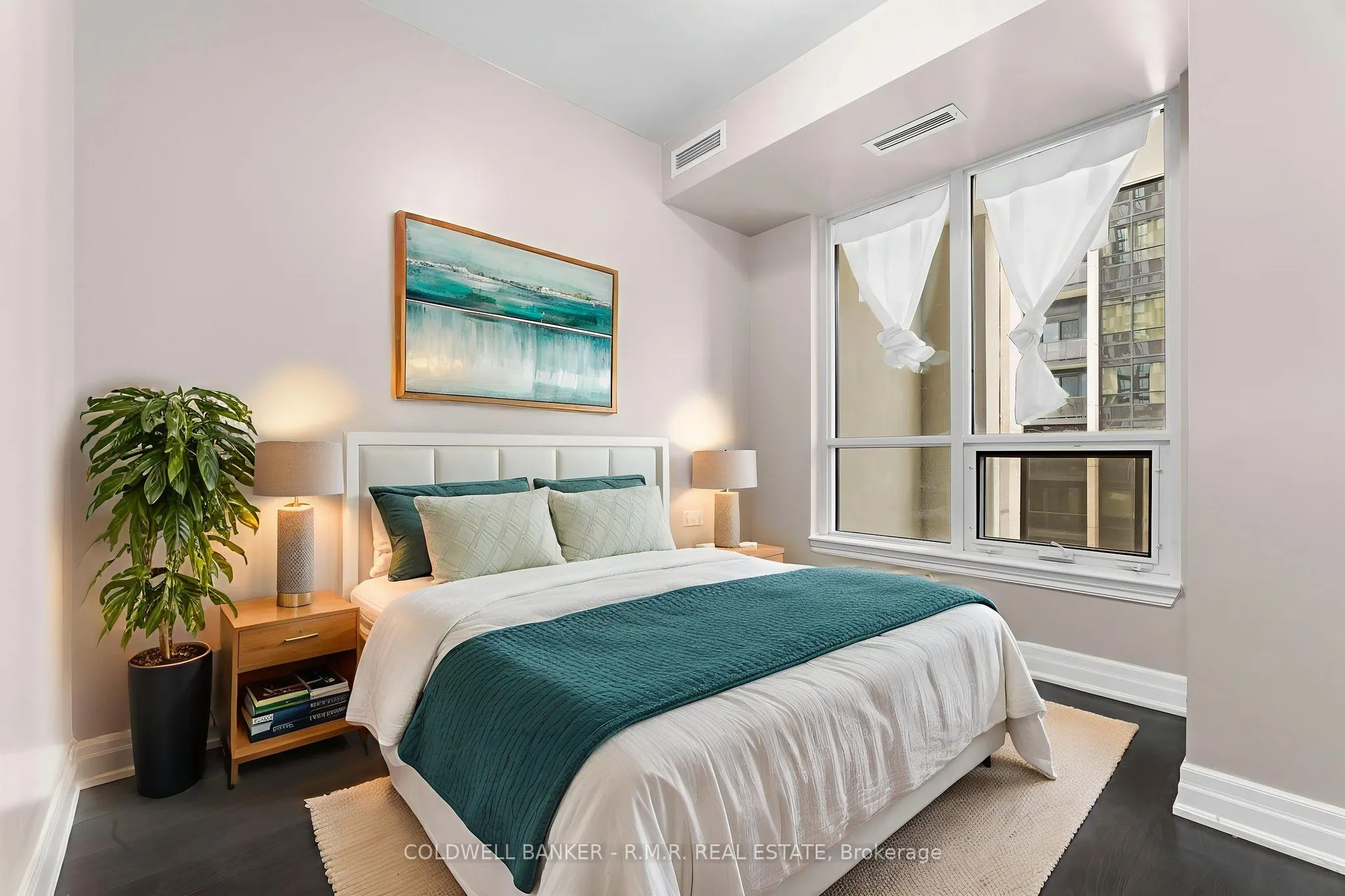 9085 Jane Street, #404