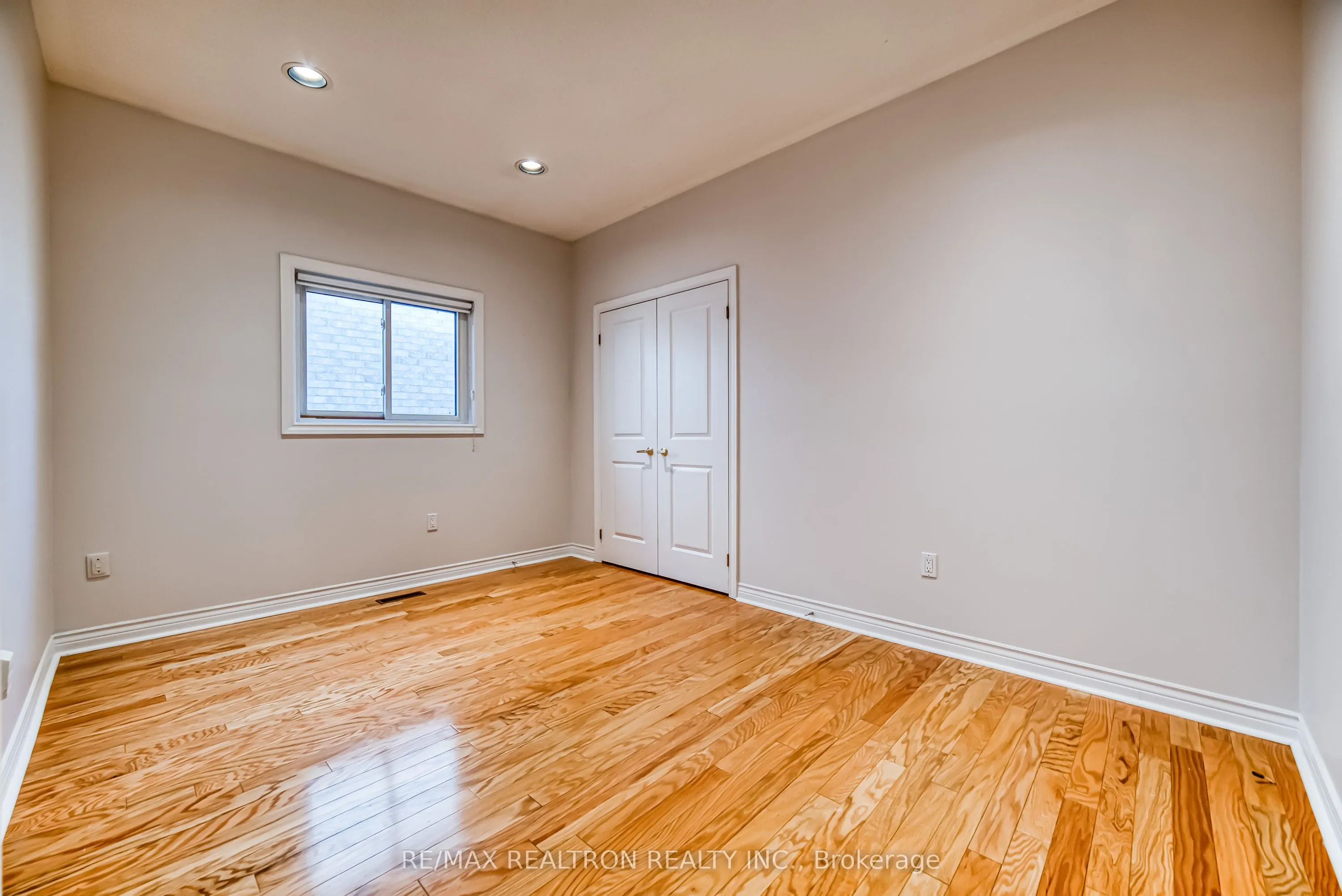 171 Shaftsbury Avenue