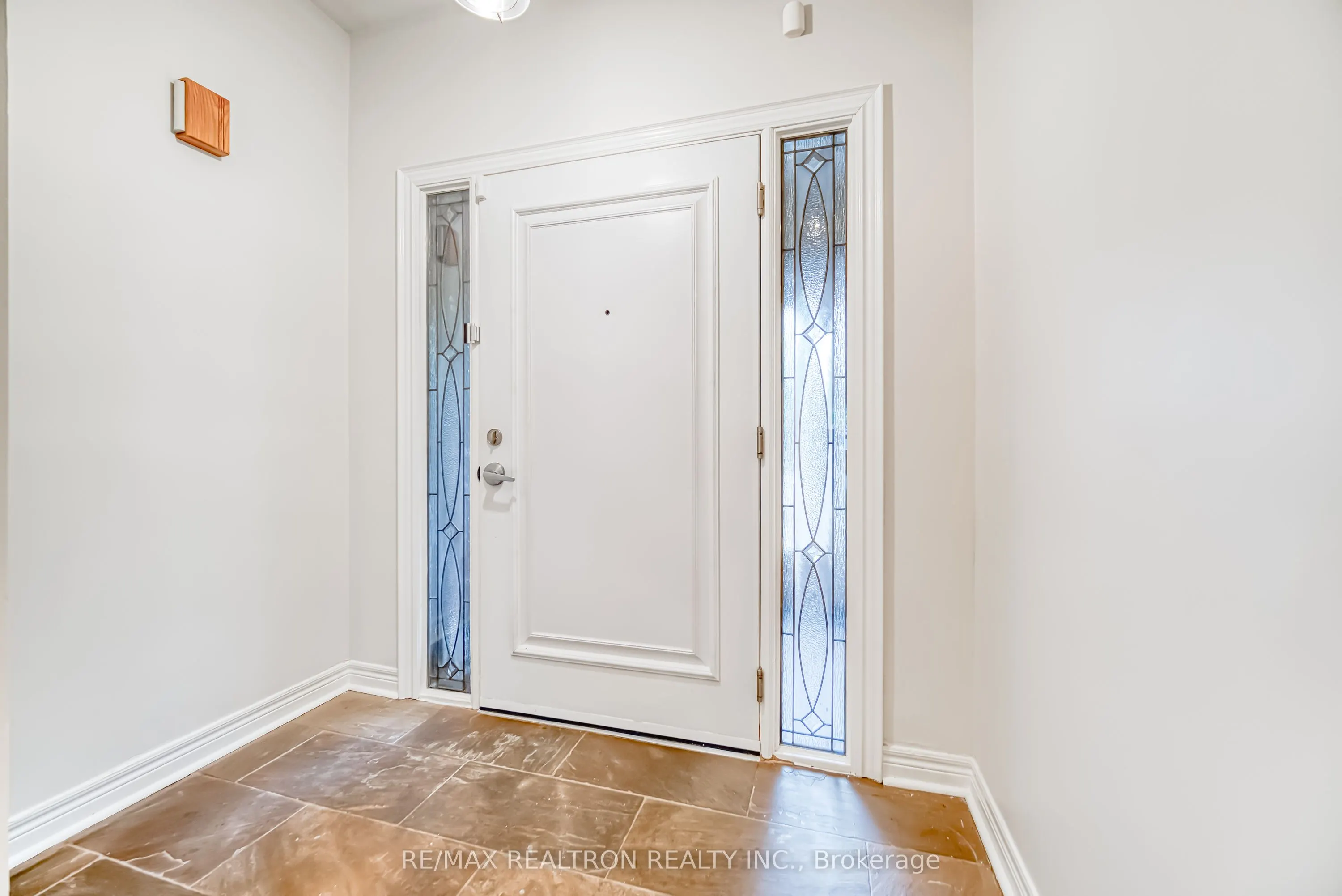 171 Shaftsbury Avenue
