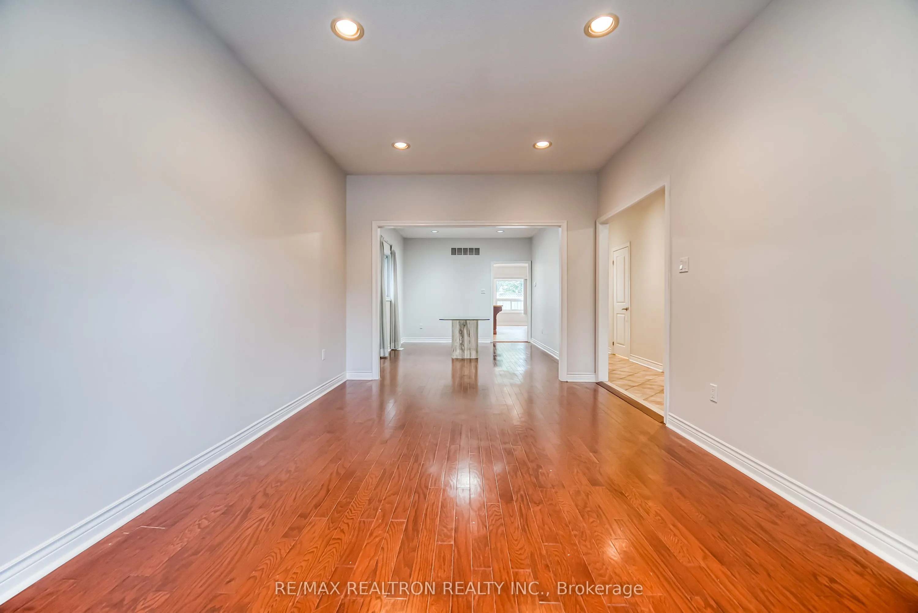 171 Shaftsbury Avenue