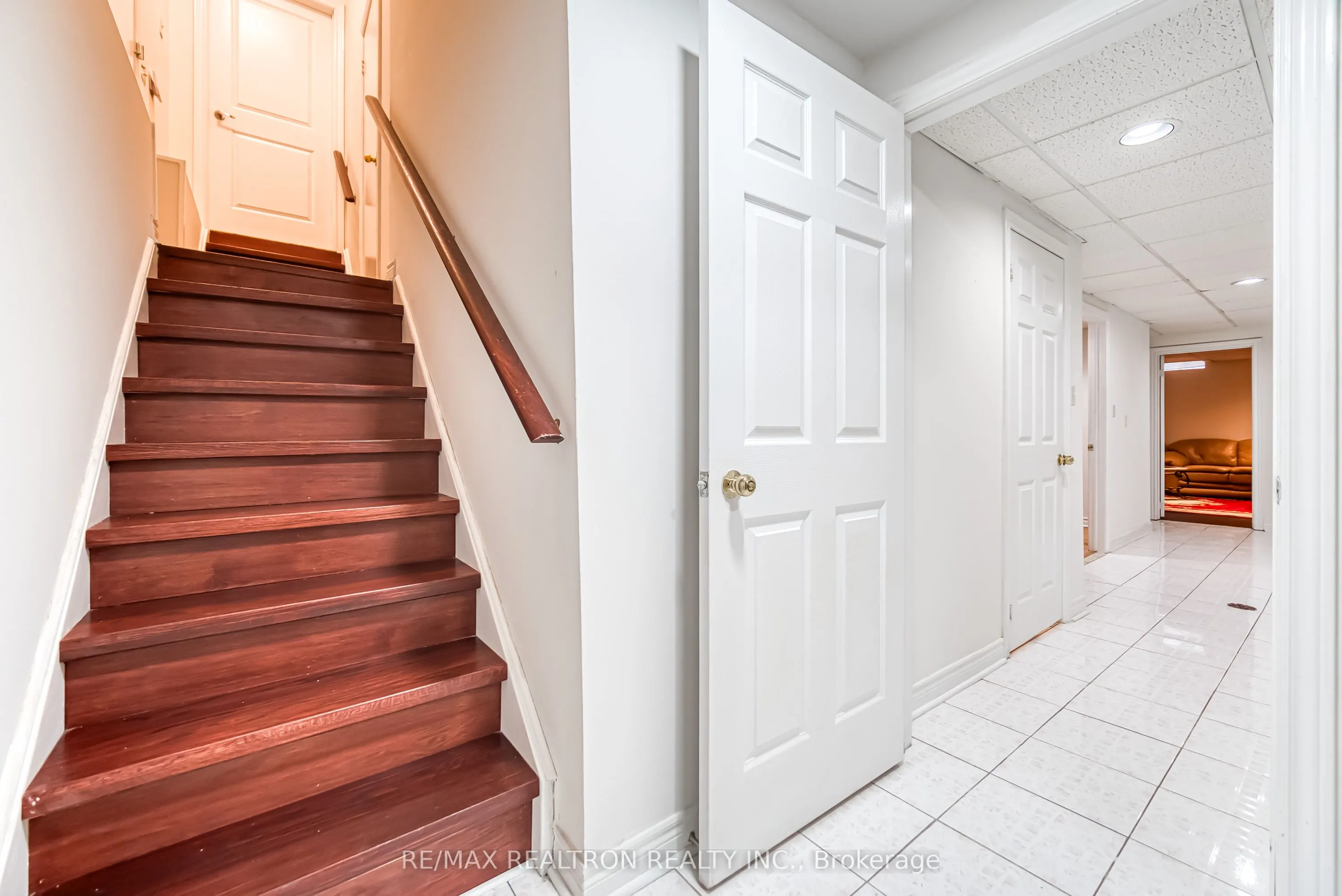 171 Shaftsbury Avenue