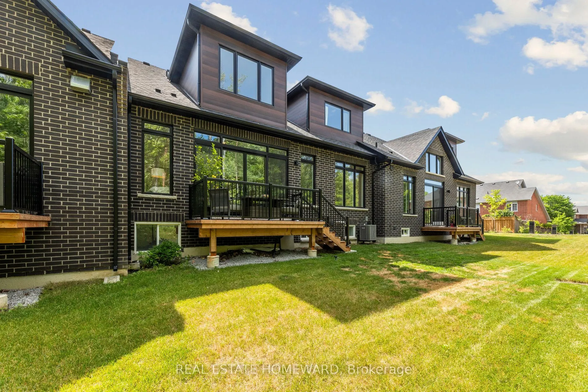 11 Lois Torrance Trail
