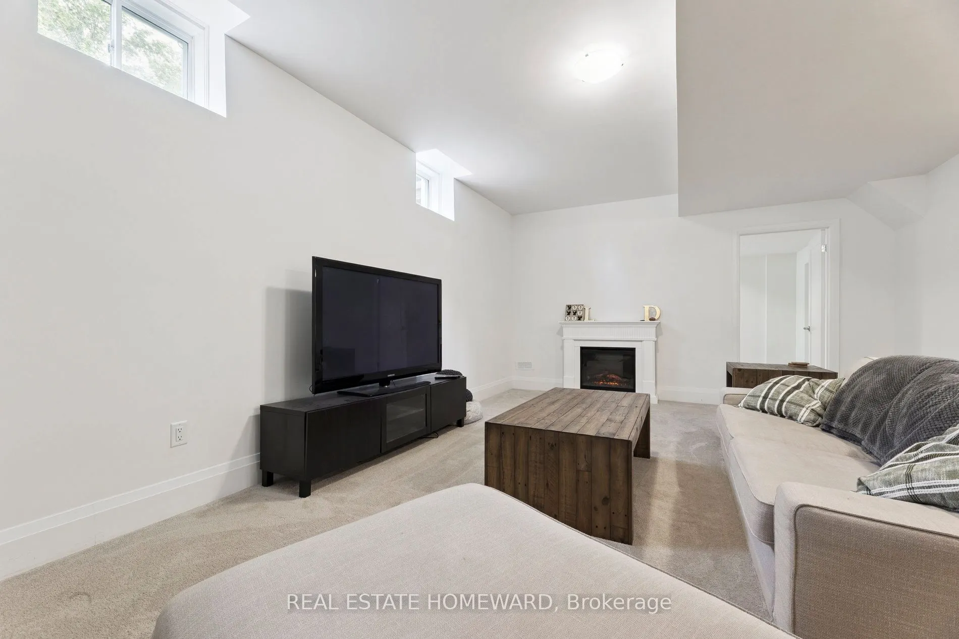 11 Lois Torrance Trail
