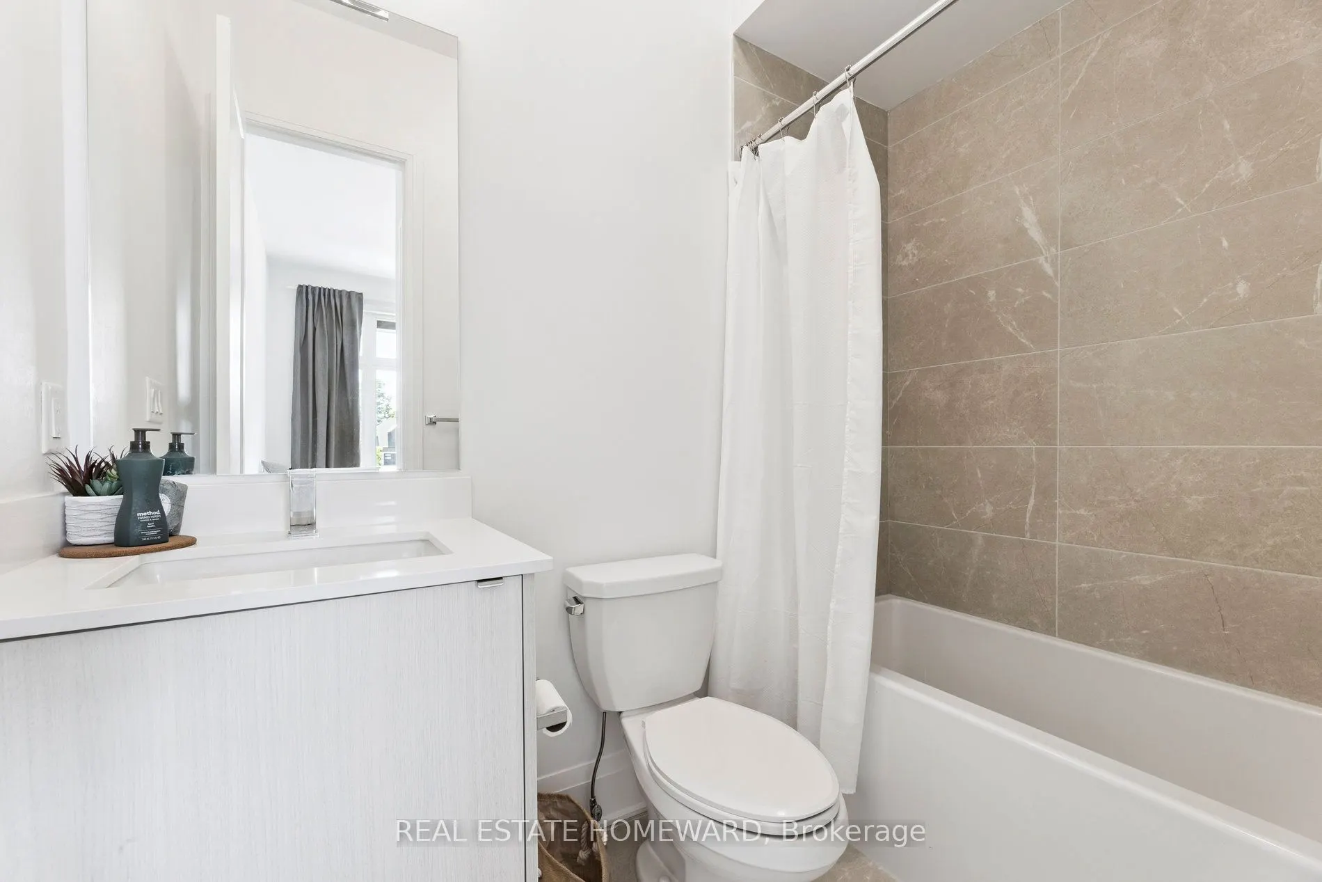11 Lois Torrance Trail