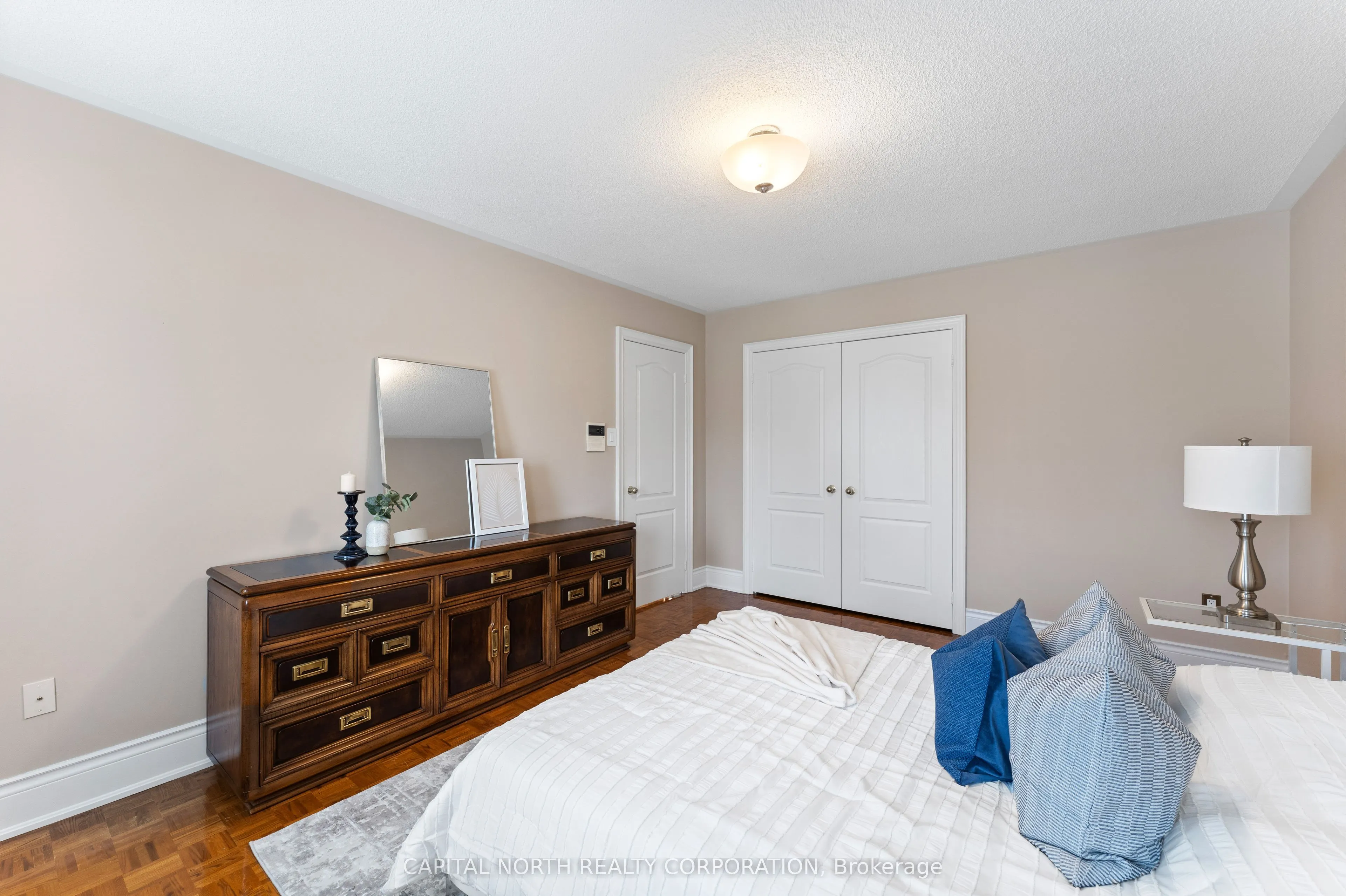82 Harvester Crescent