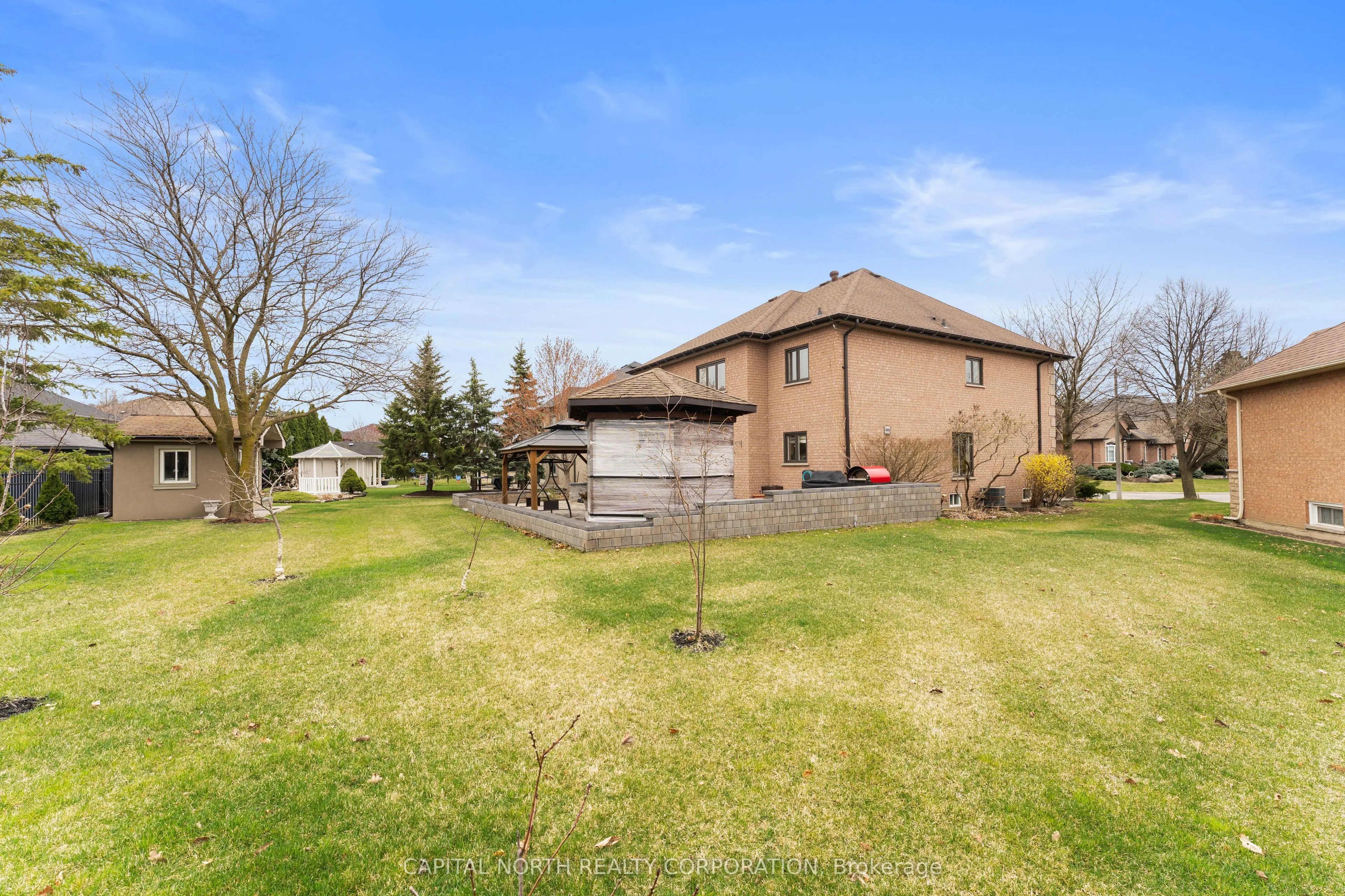 82 Harvester Crescent