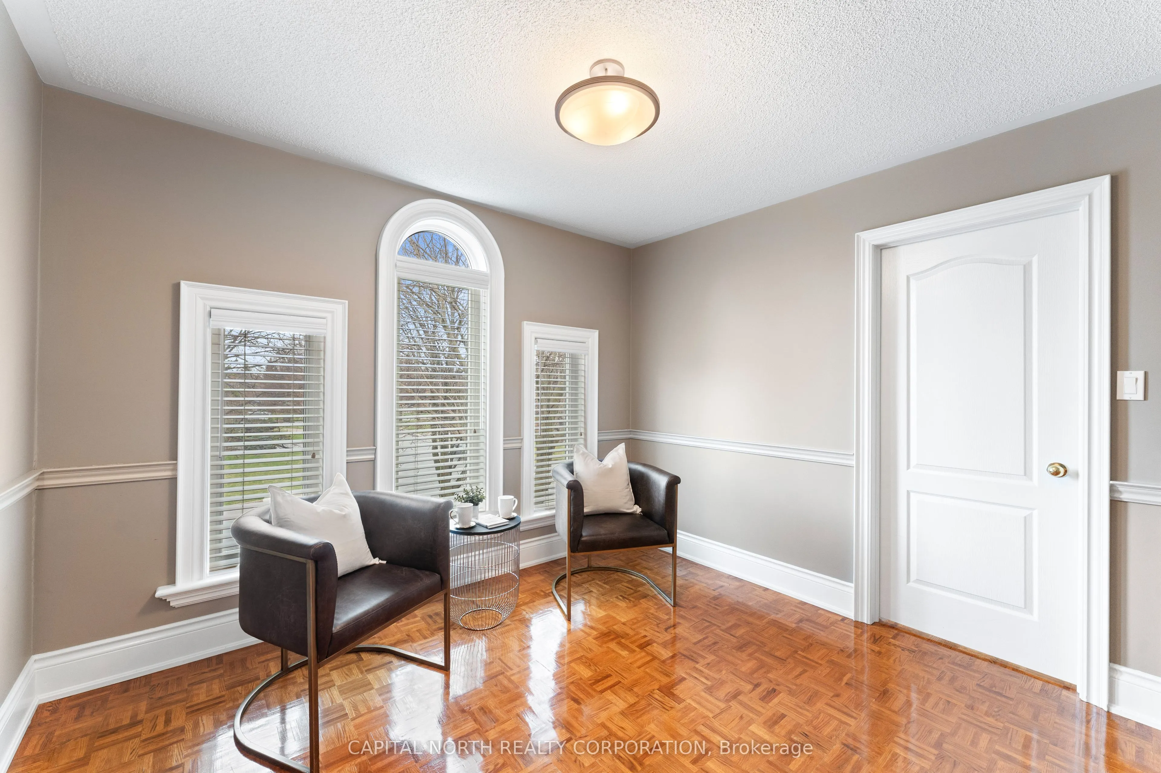 82 Harvester Crescent