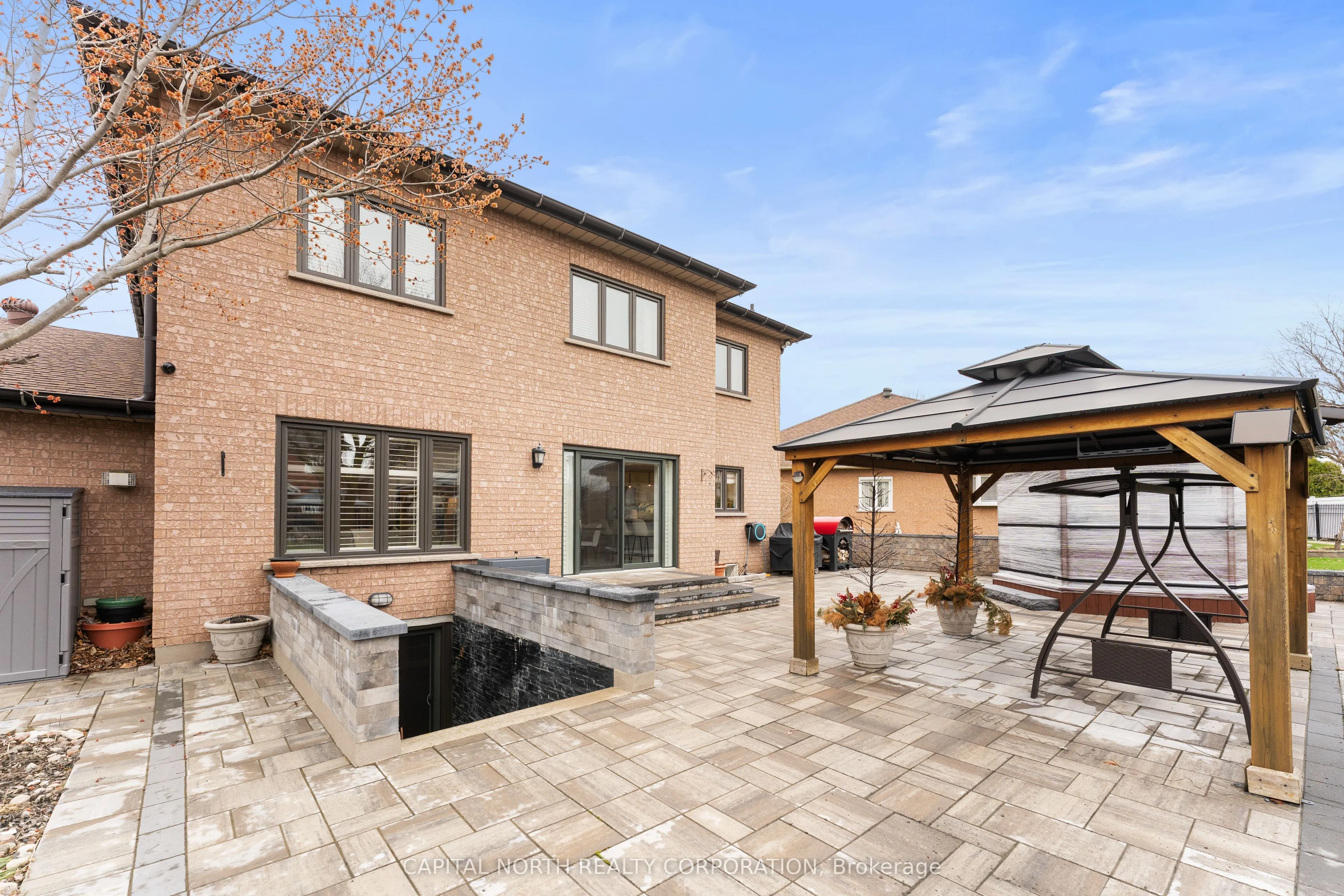 82 Harvester Crescent