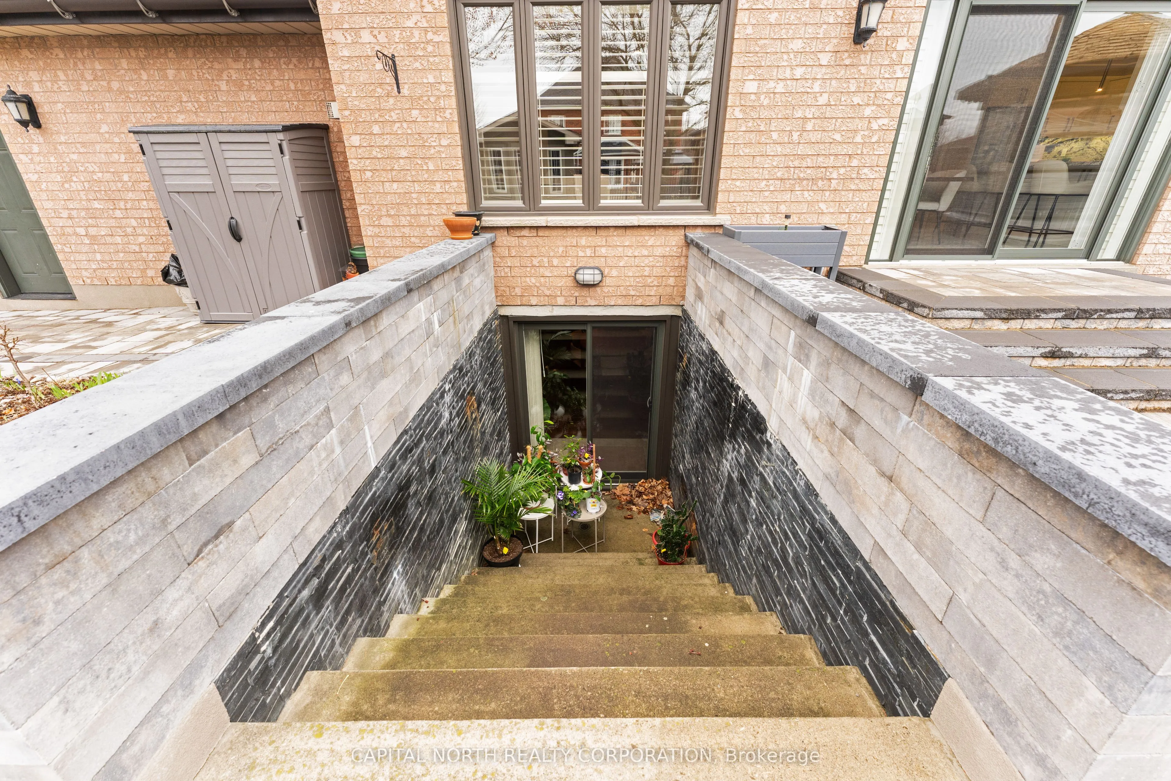 82 Harvester Crescent