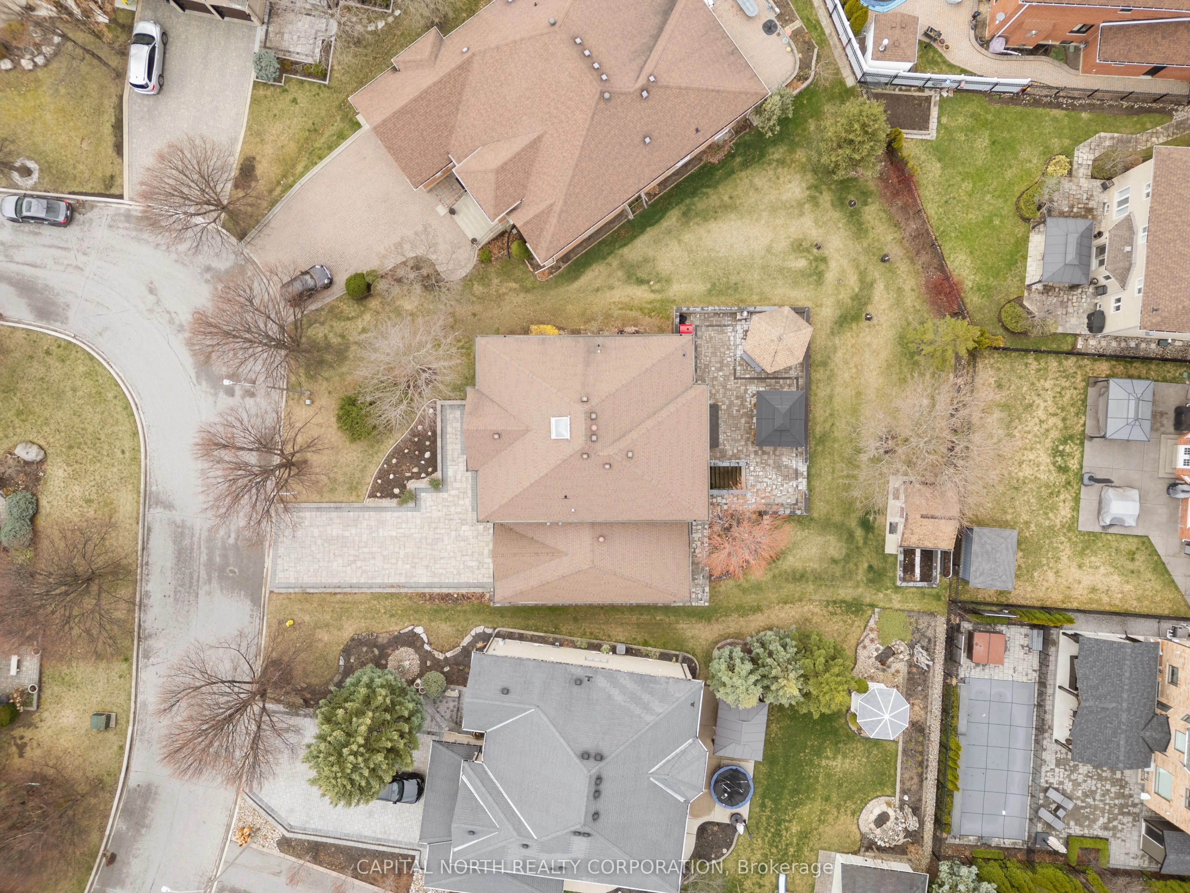 82 Harvester Crescent