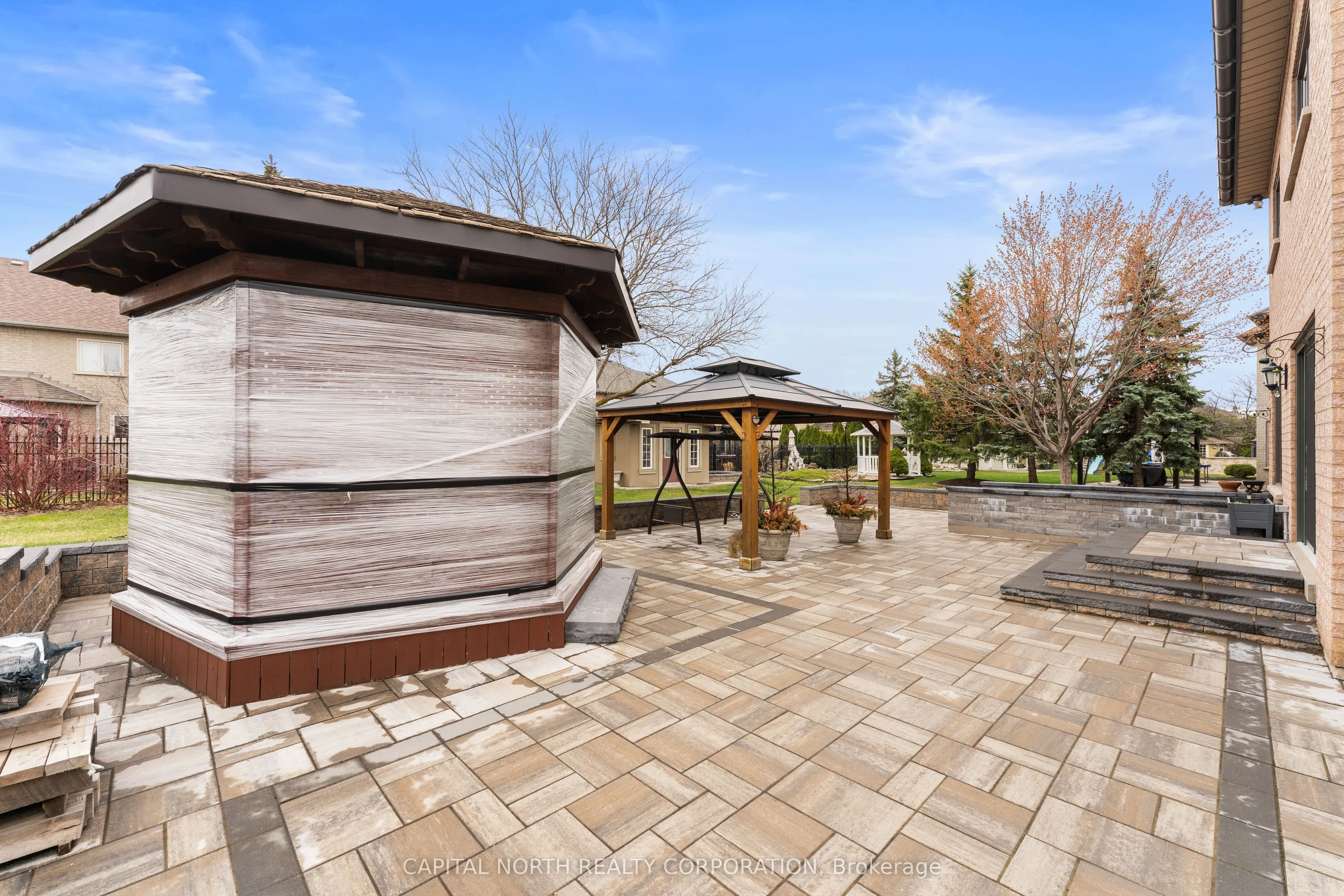 82 Harvester Crescent