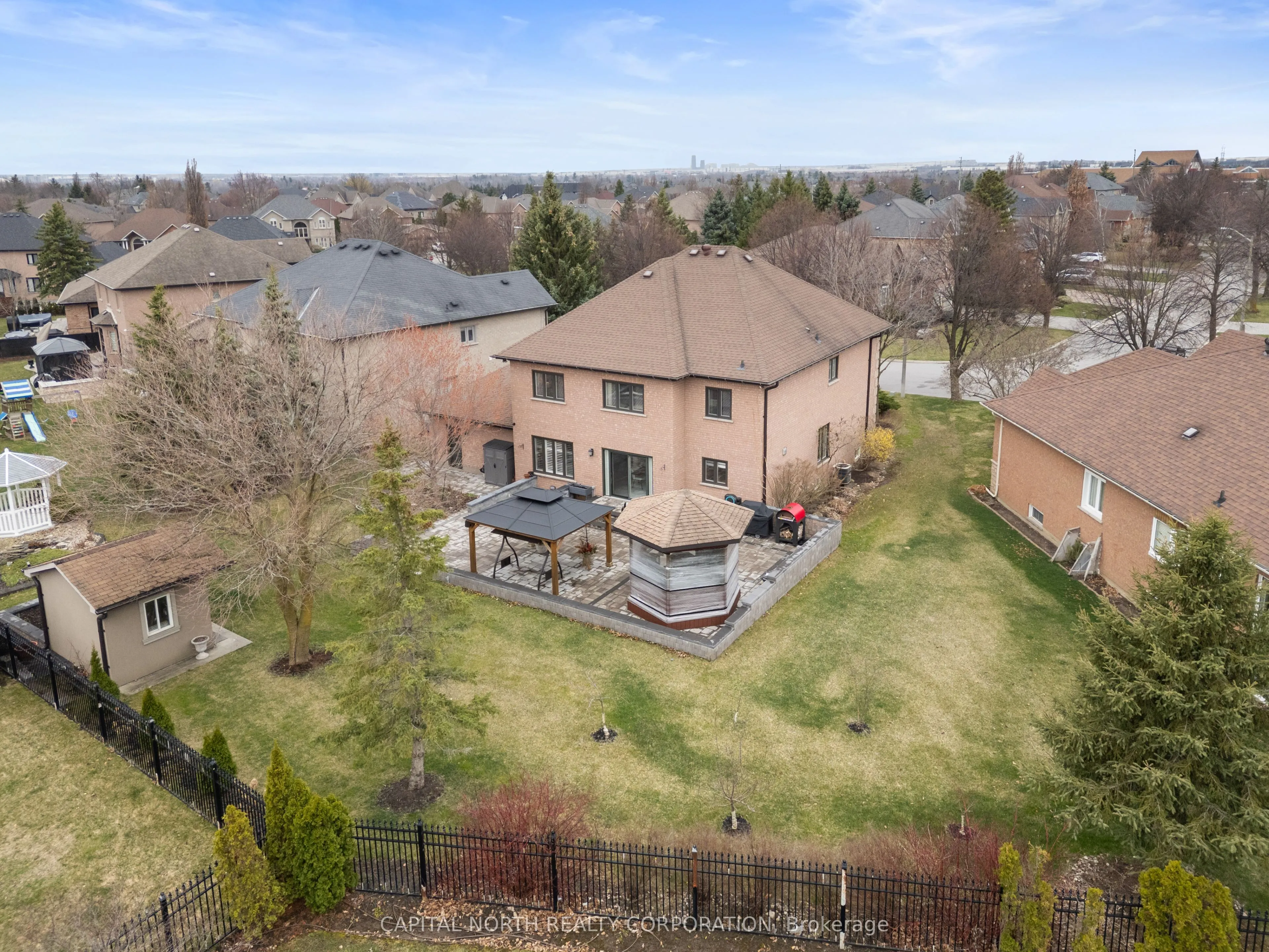 82 Harvester Crescent