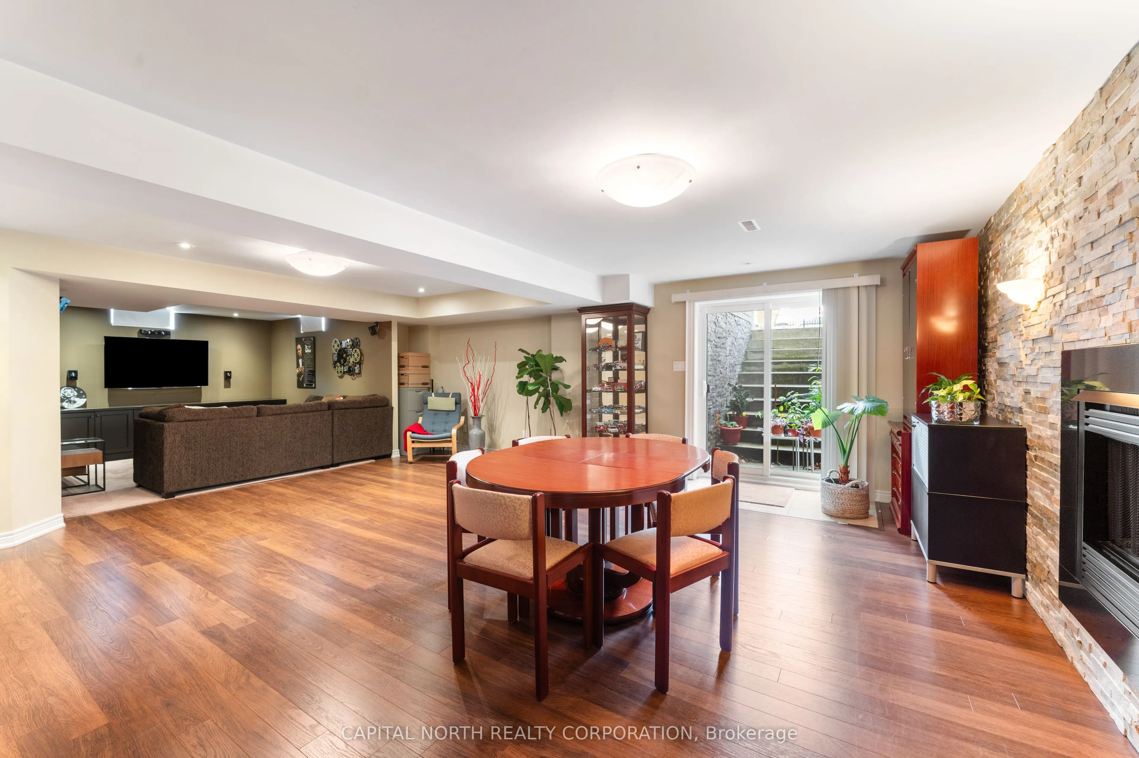 82 Harvester Crescent