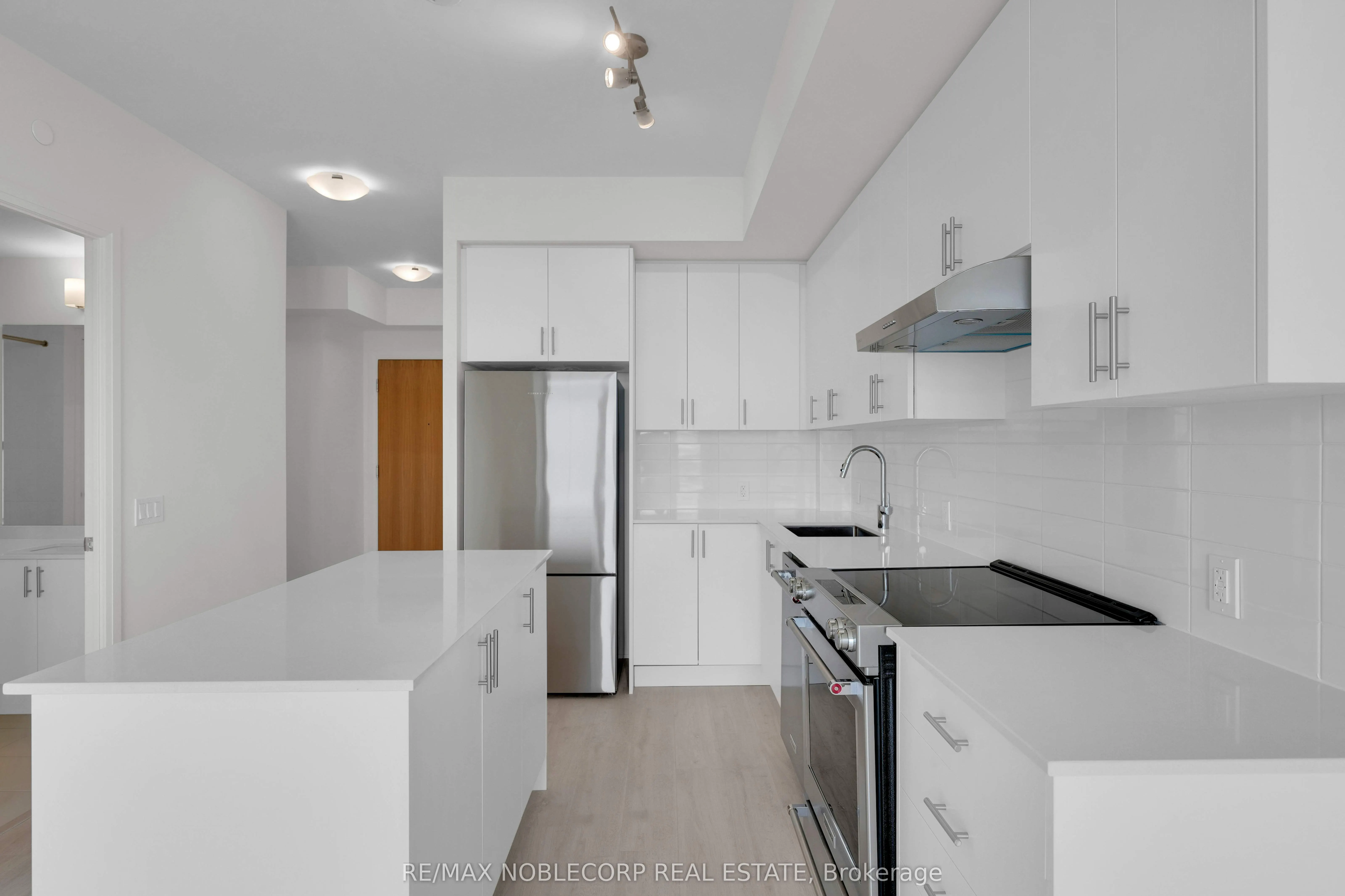8960 Jane Street, #2107