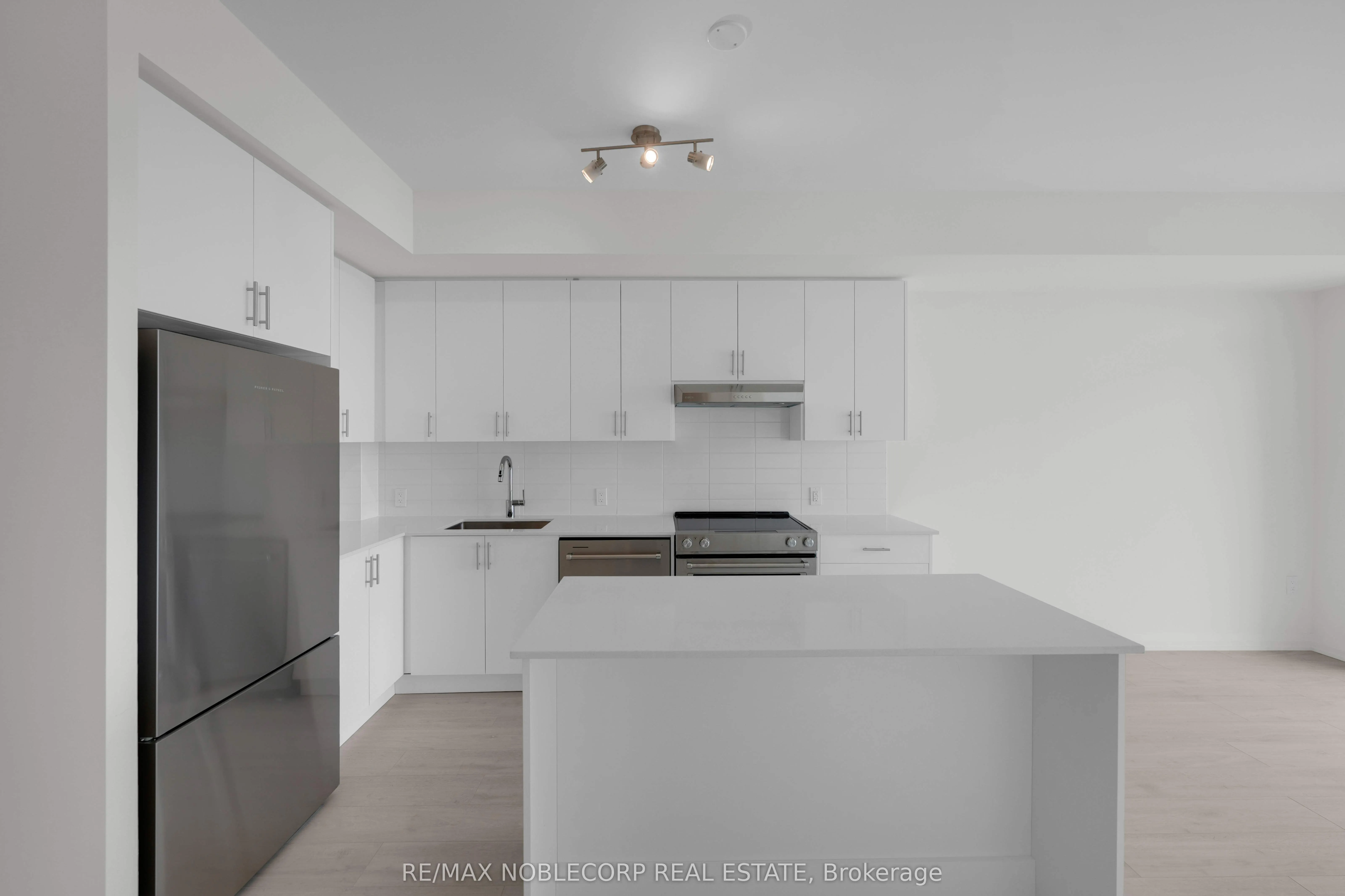 8960 Jane Street, #2107