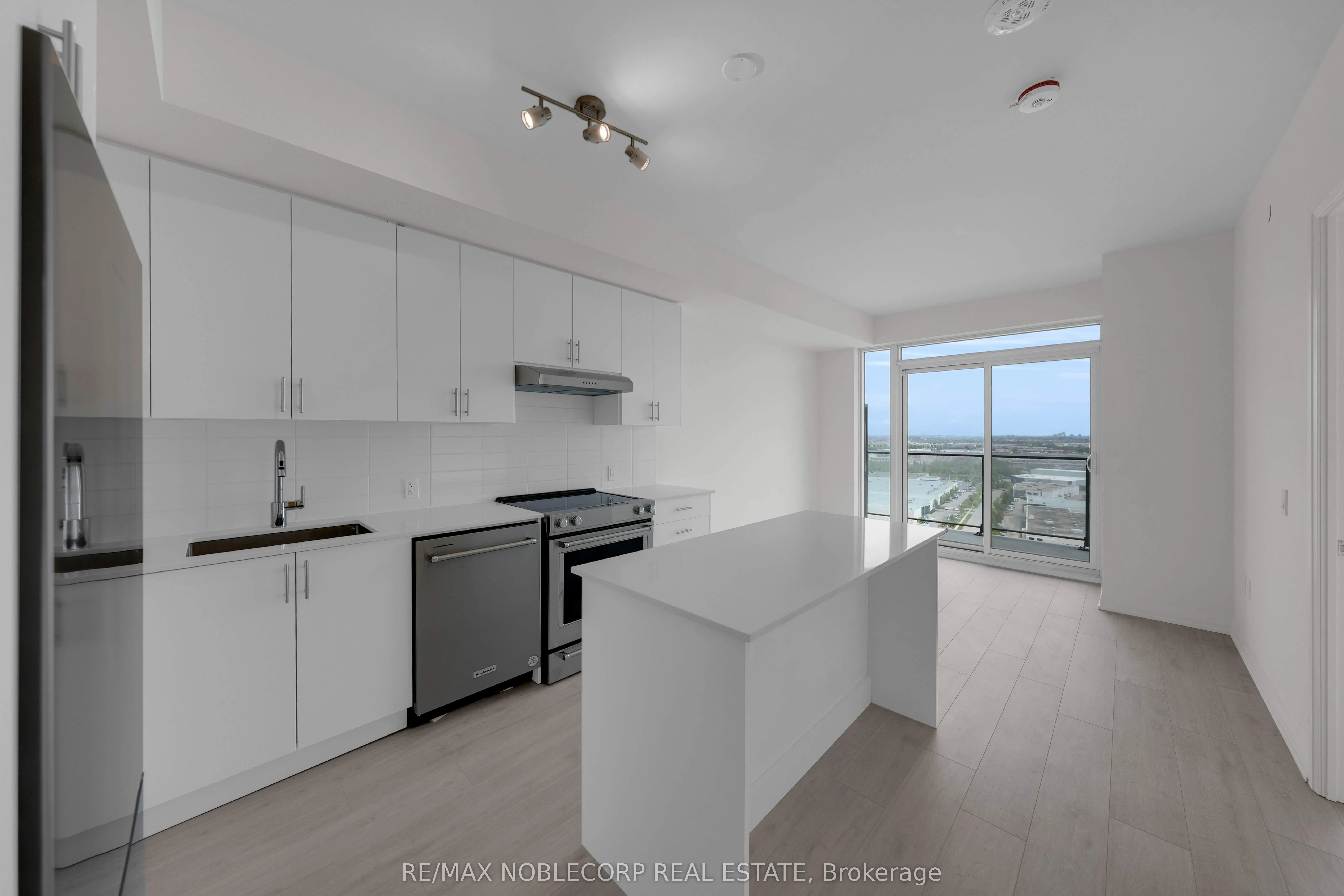8960 Jane Street, #2107