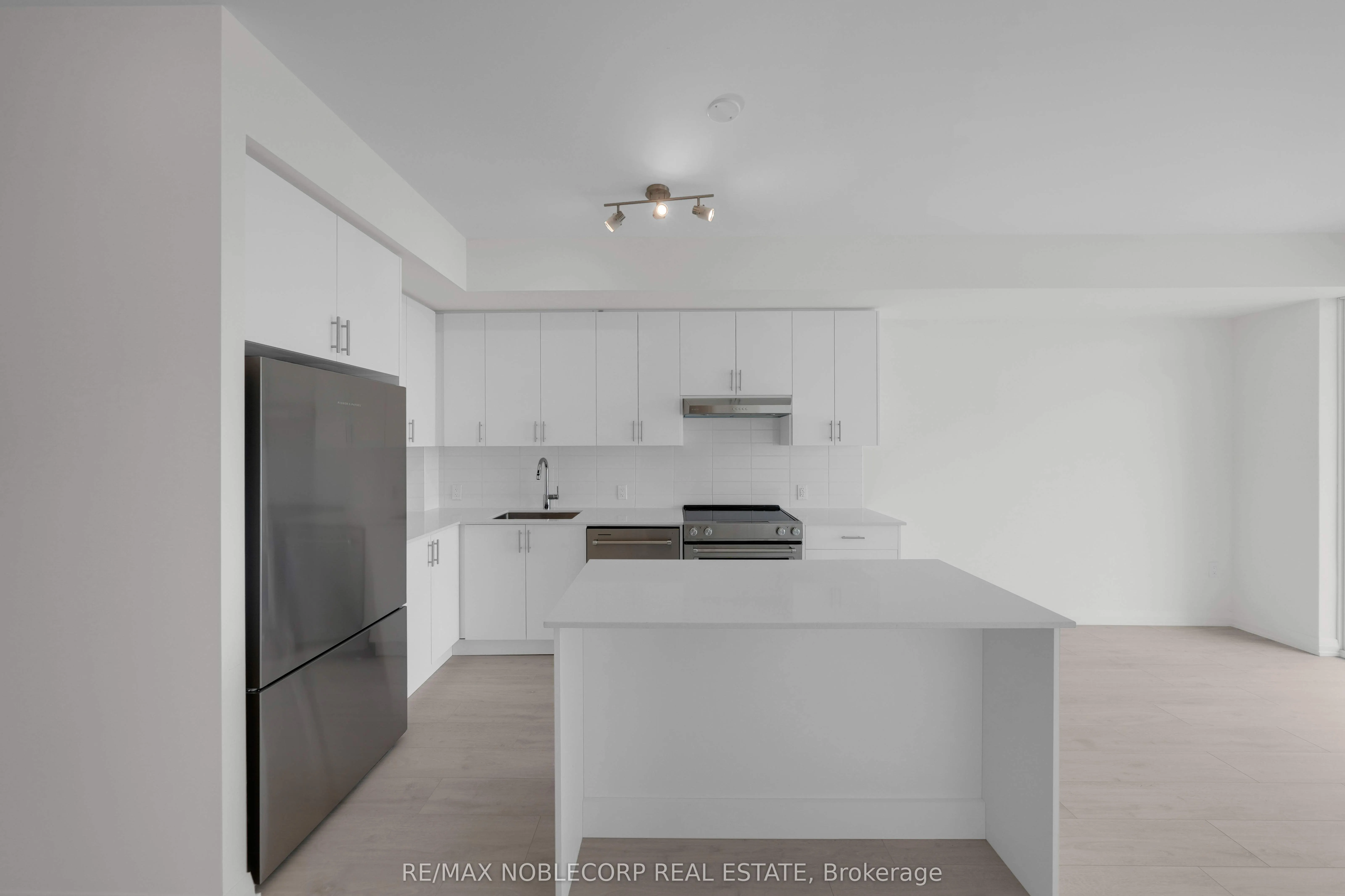 8960 Jane Street, #2107