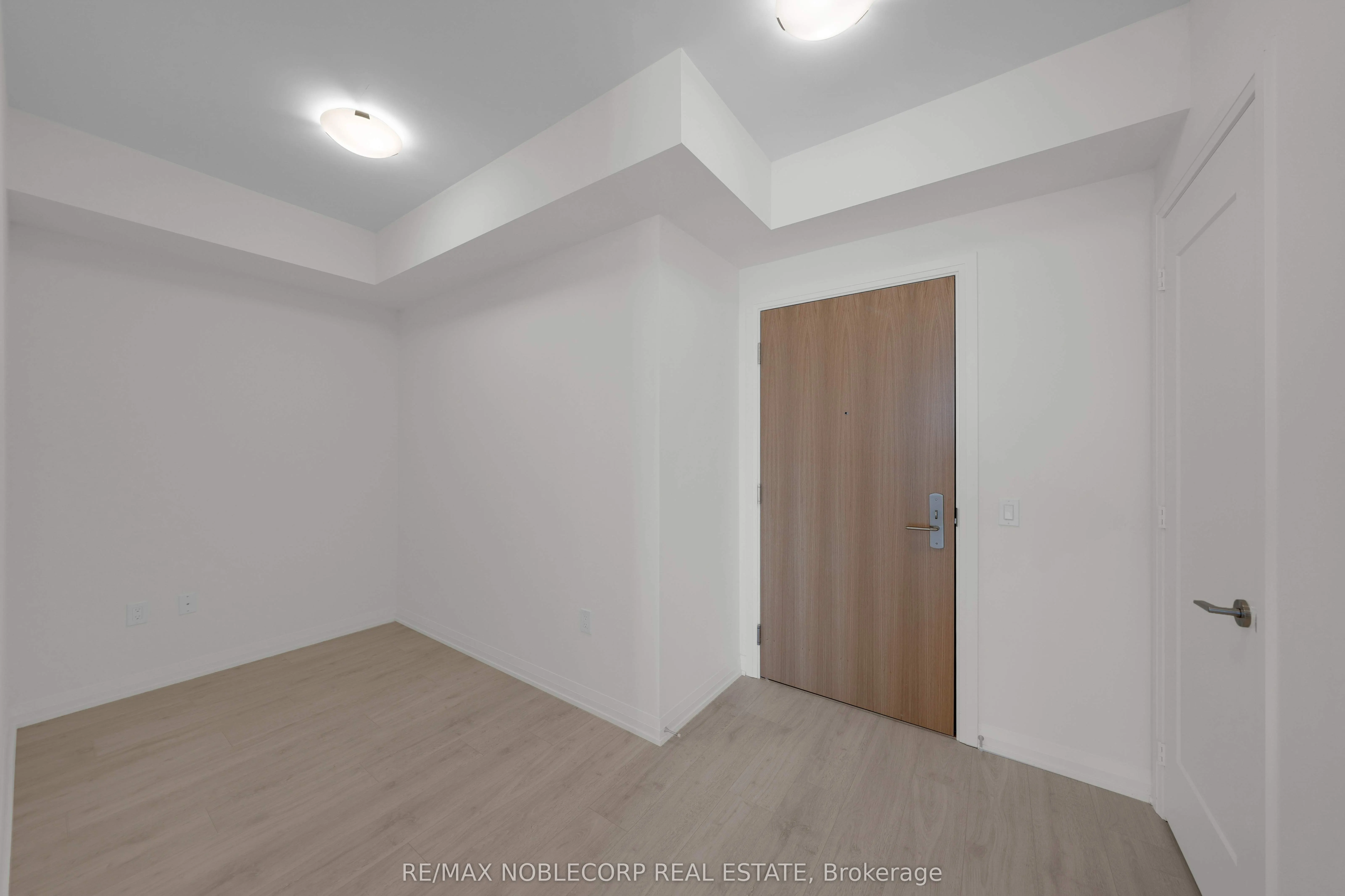 8960 Jane Street, #2107