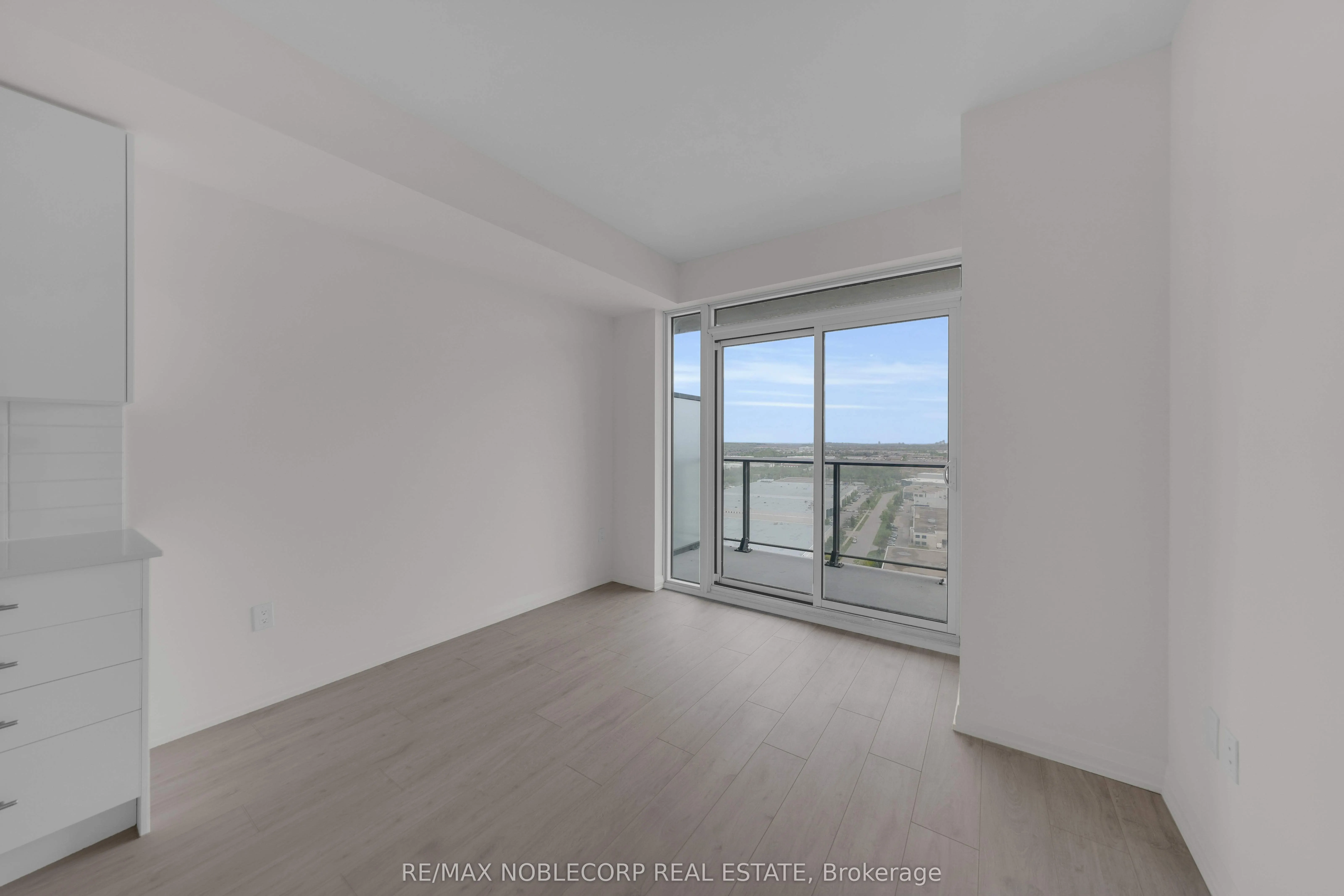 8960 Jane Street, #2107