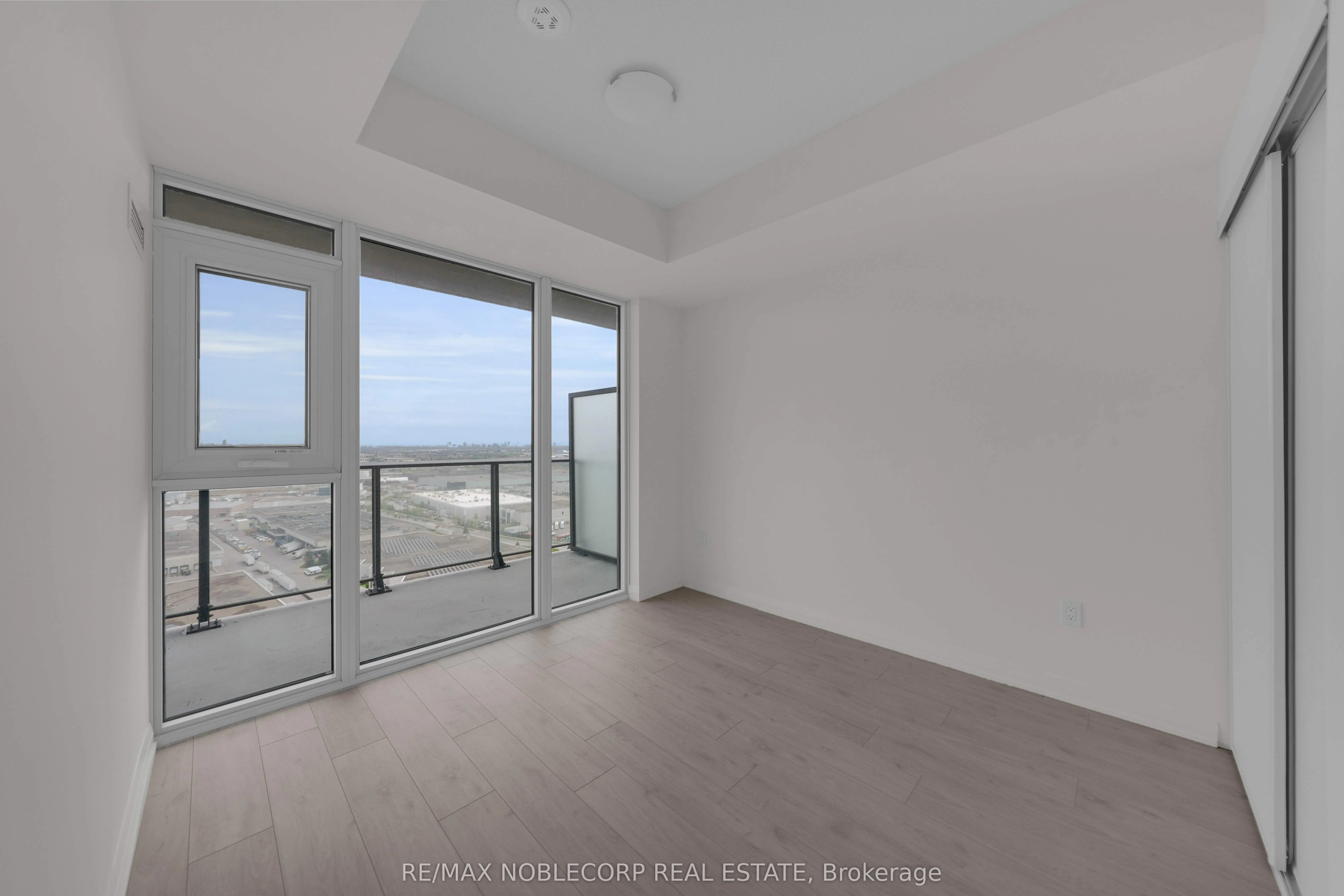 8960 Jane Street, #2107