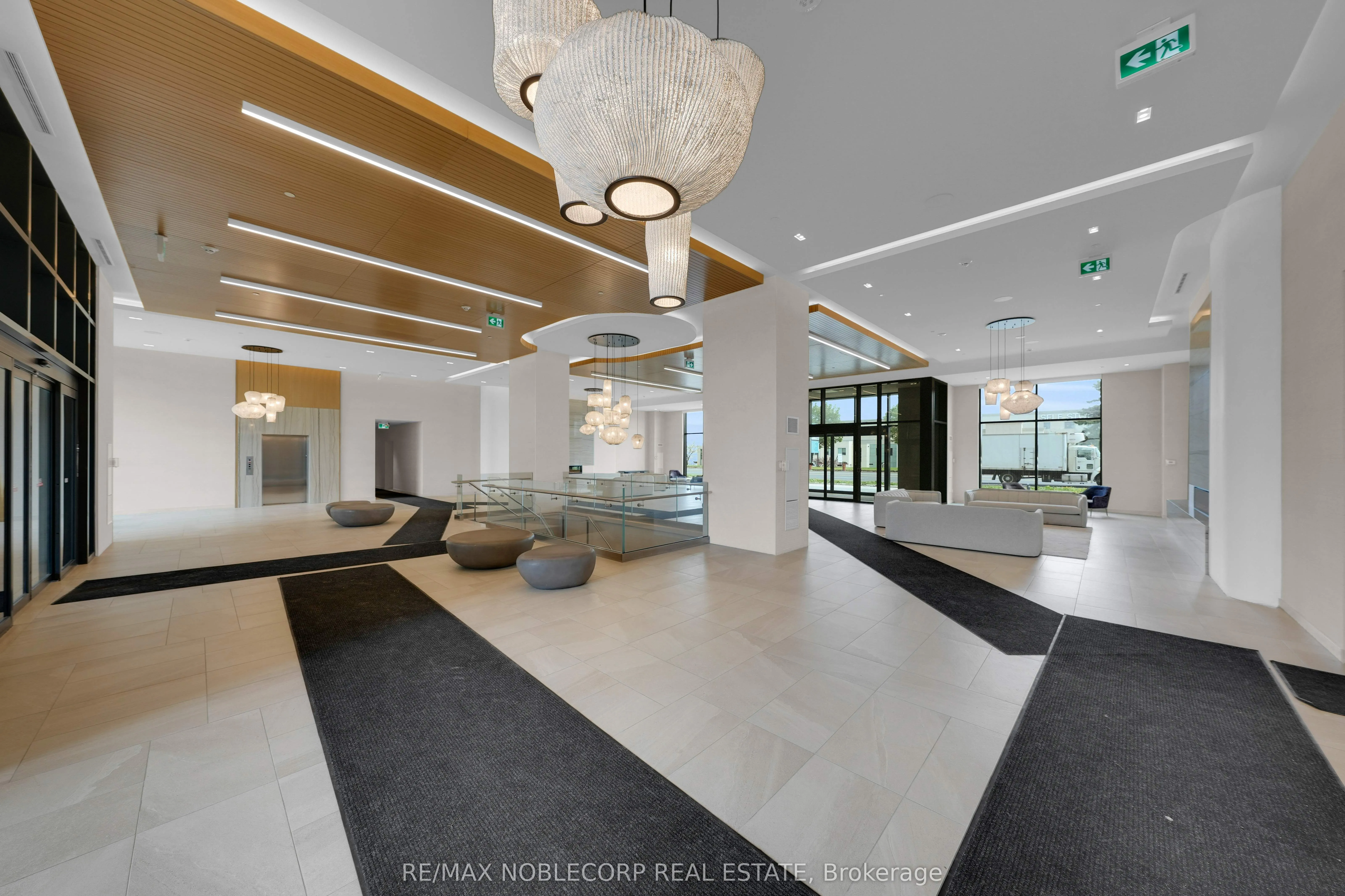 8960 Jane Street, #2107