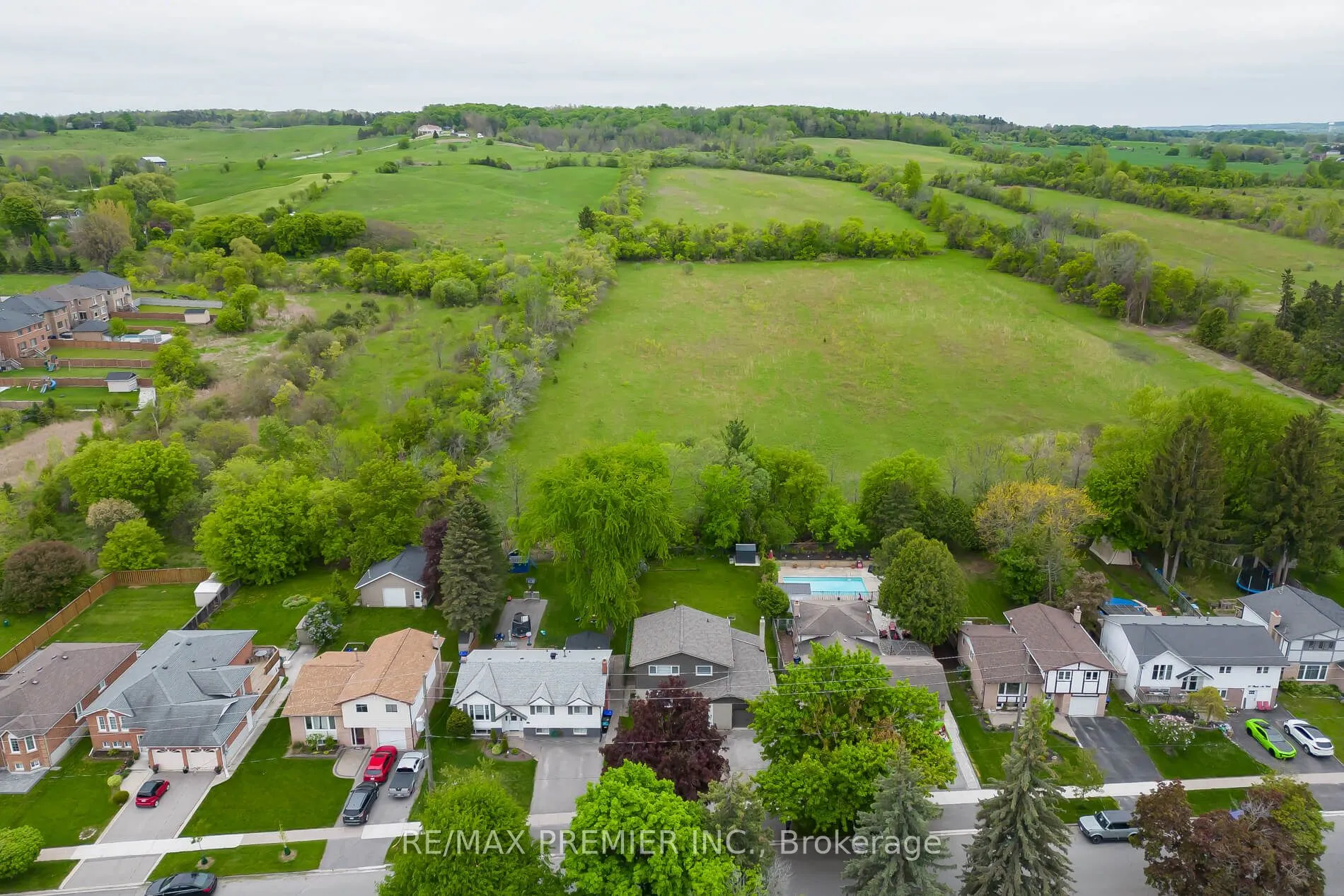 15 Maple Avenue W