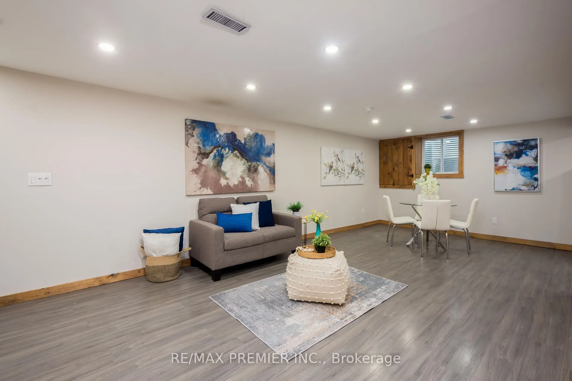 15 Maple Avenue W