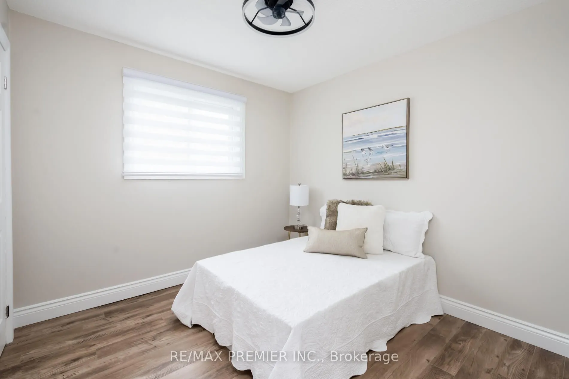 15 Maple Avenue W