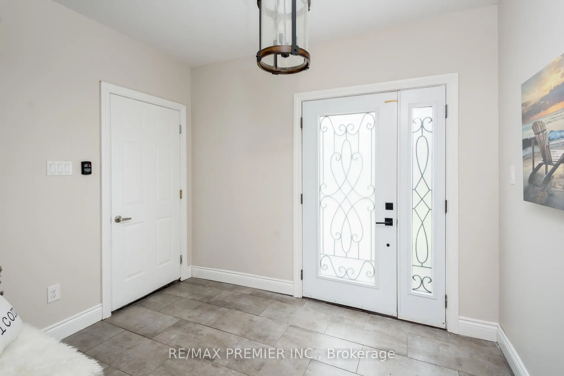 15 Maple Avenue W