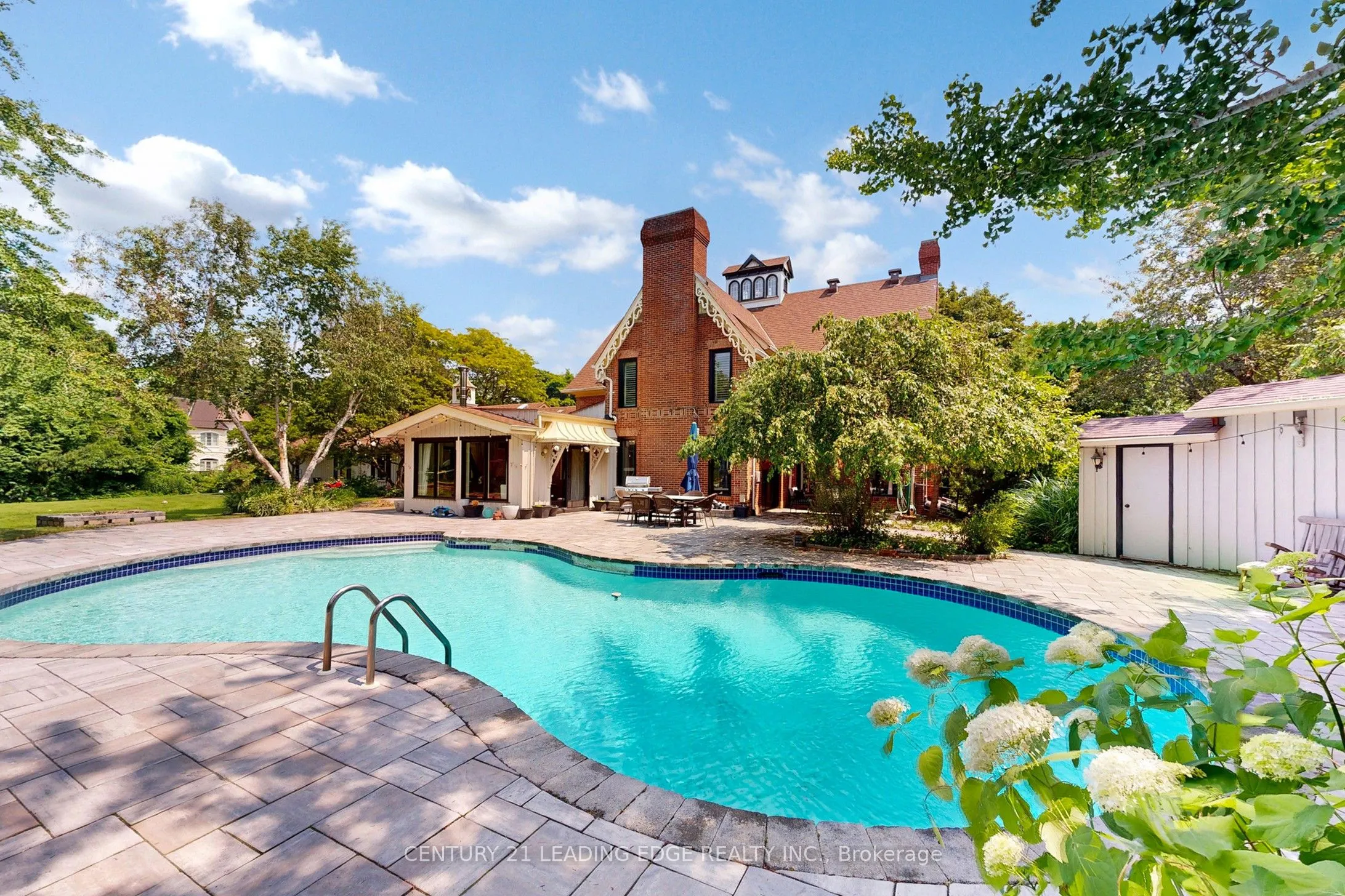 18 Ridgevale Drive
