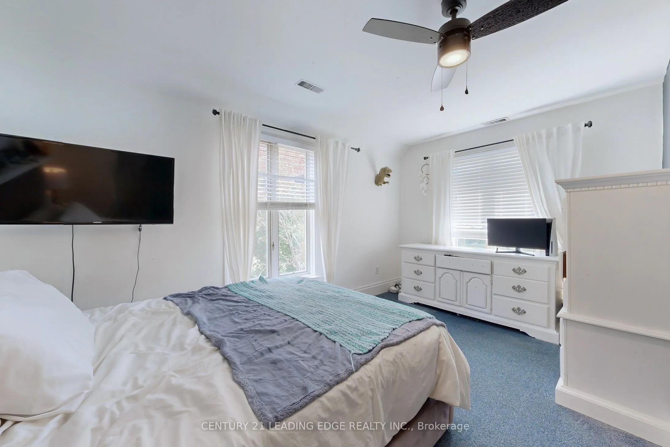 18 Ridgevale Drive