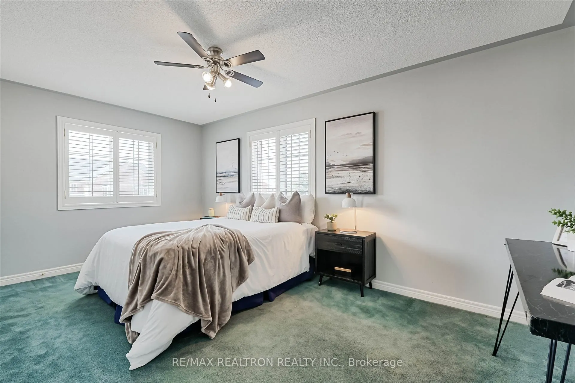 2 Foxfield Crescent