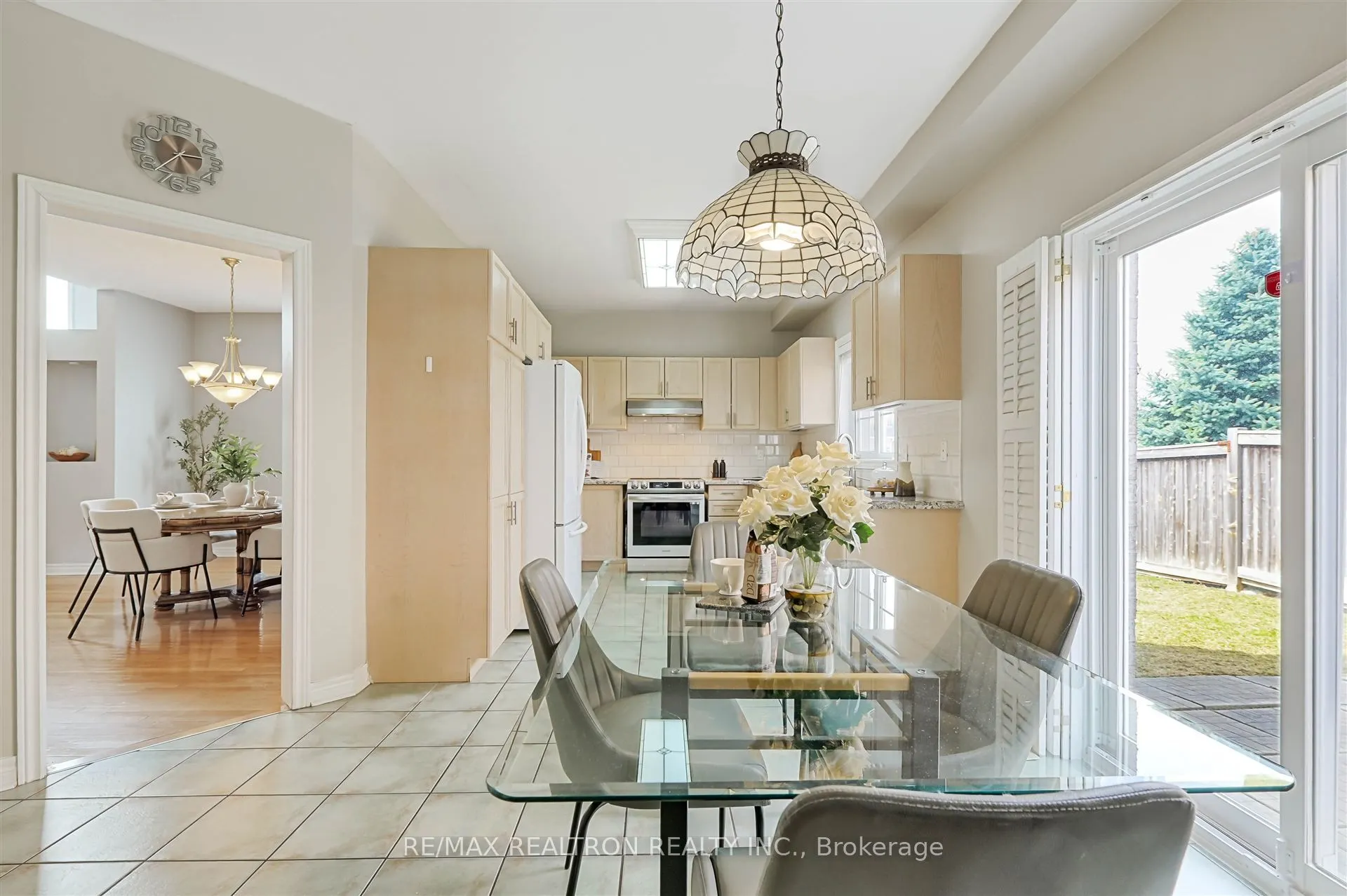 2 Foxfield Crescent