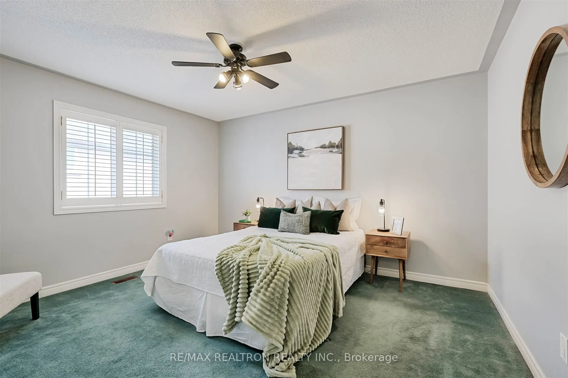 2 Foxfield Crescent