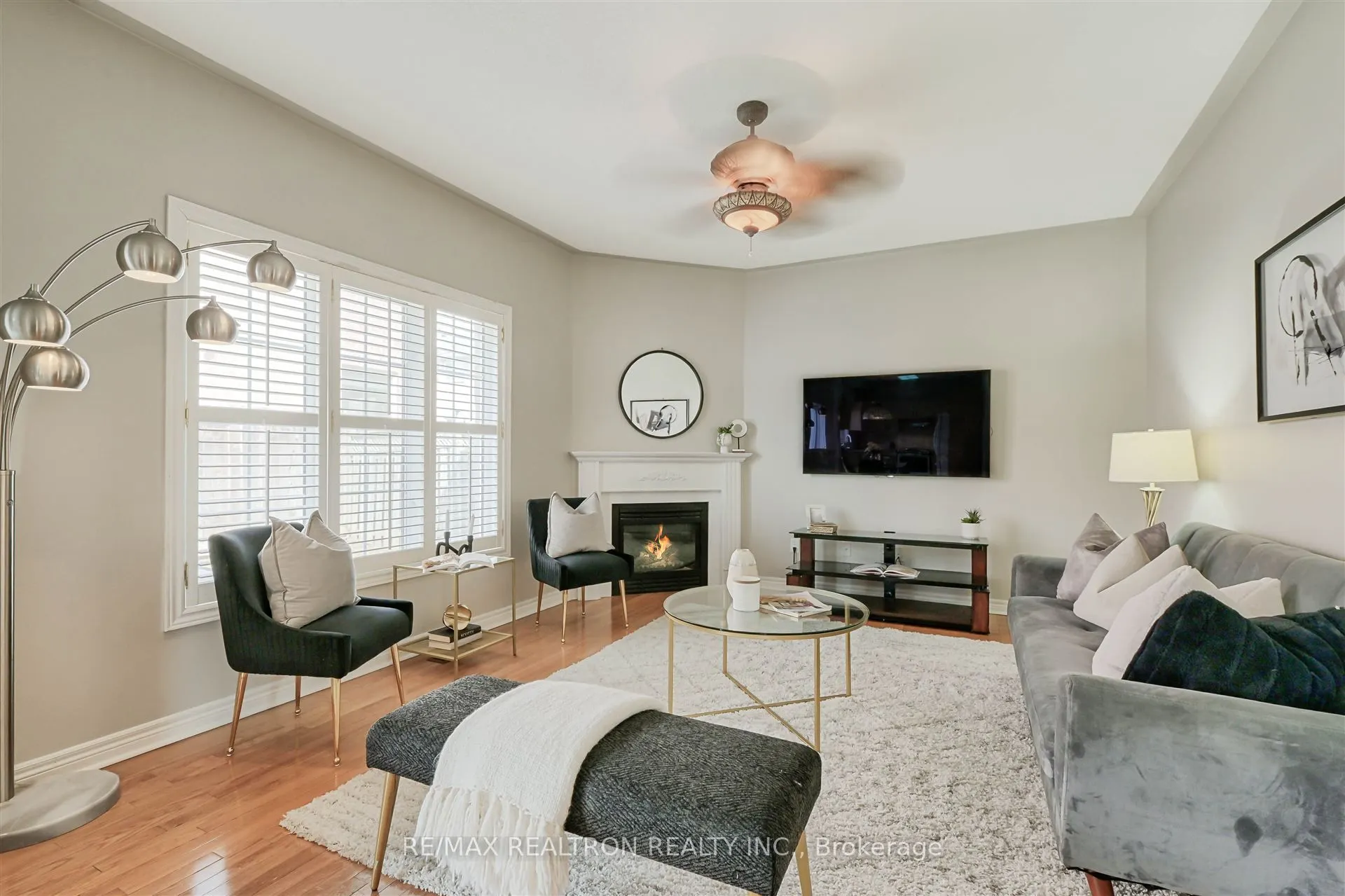 2 Foxfield Crescent
