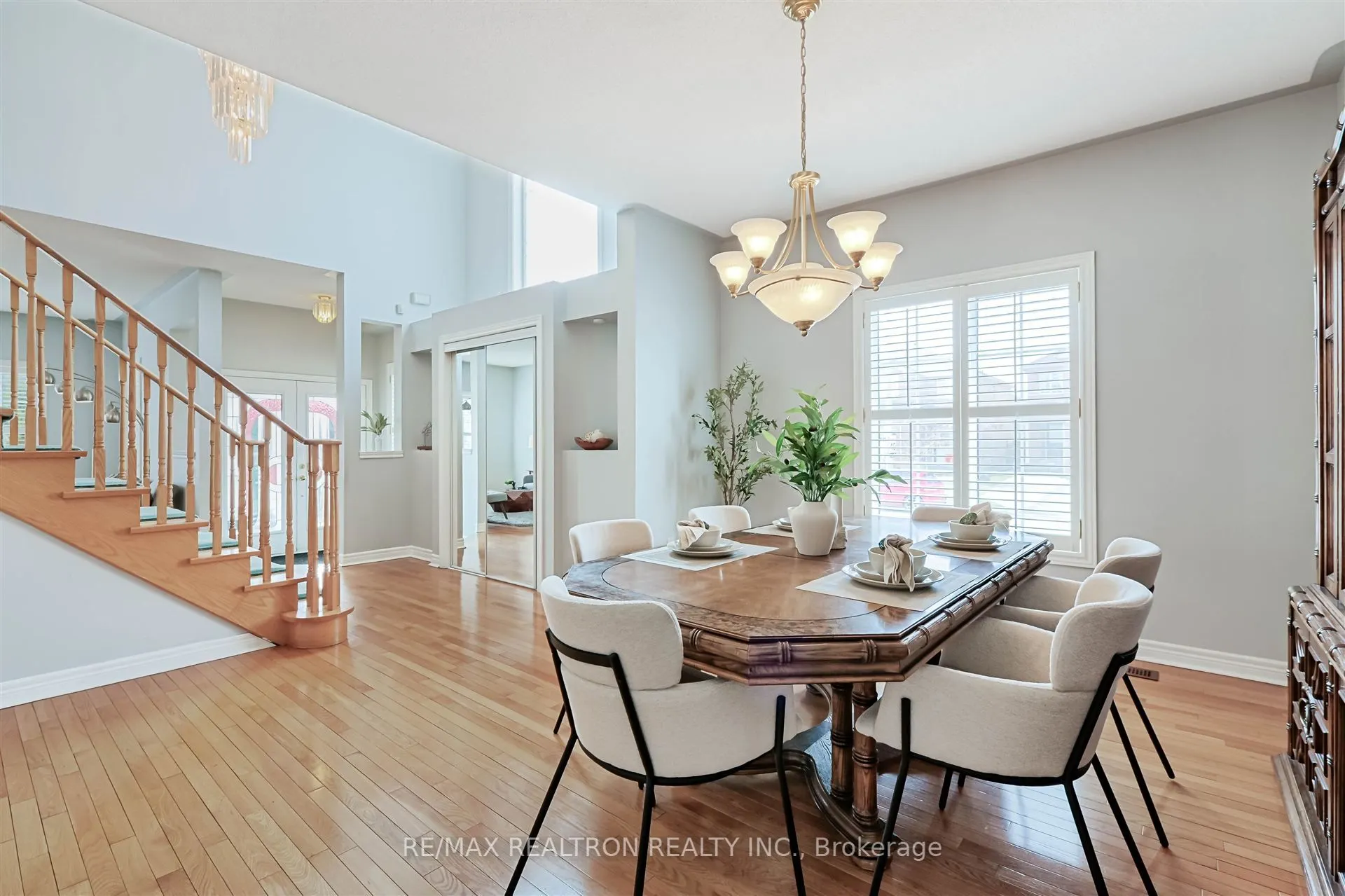 2 Foxfield Crescent