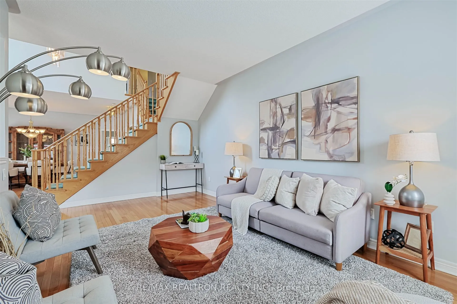 2 Foxfield Crescent
