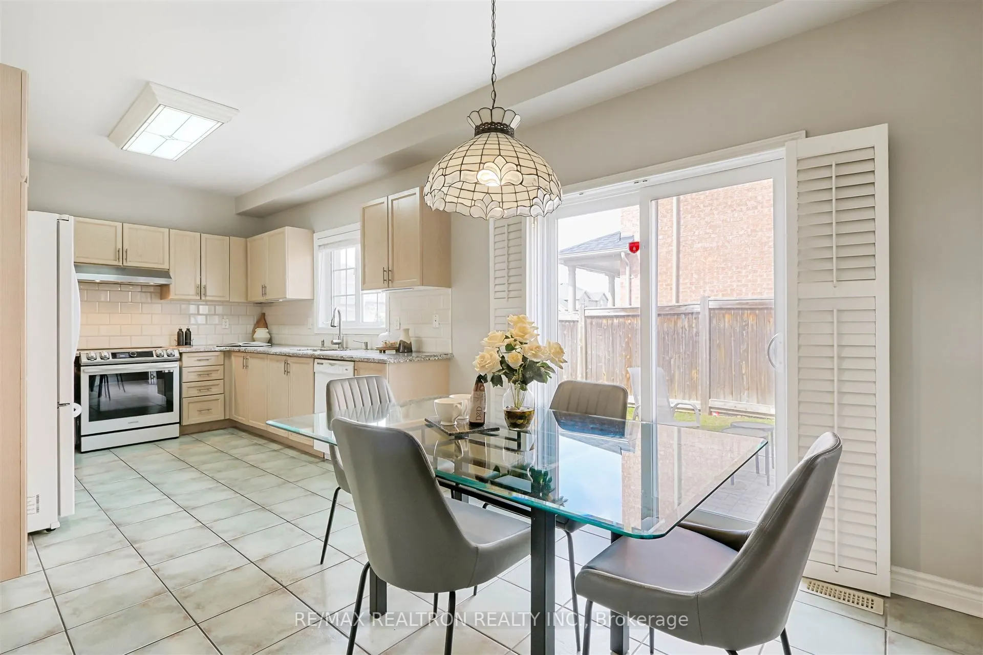 2 Foxfield Crescent