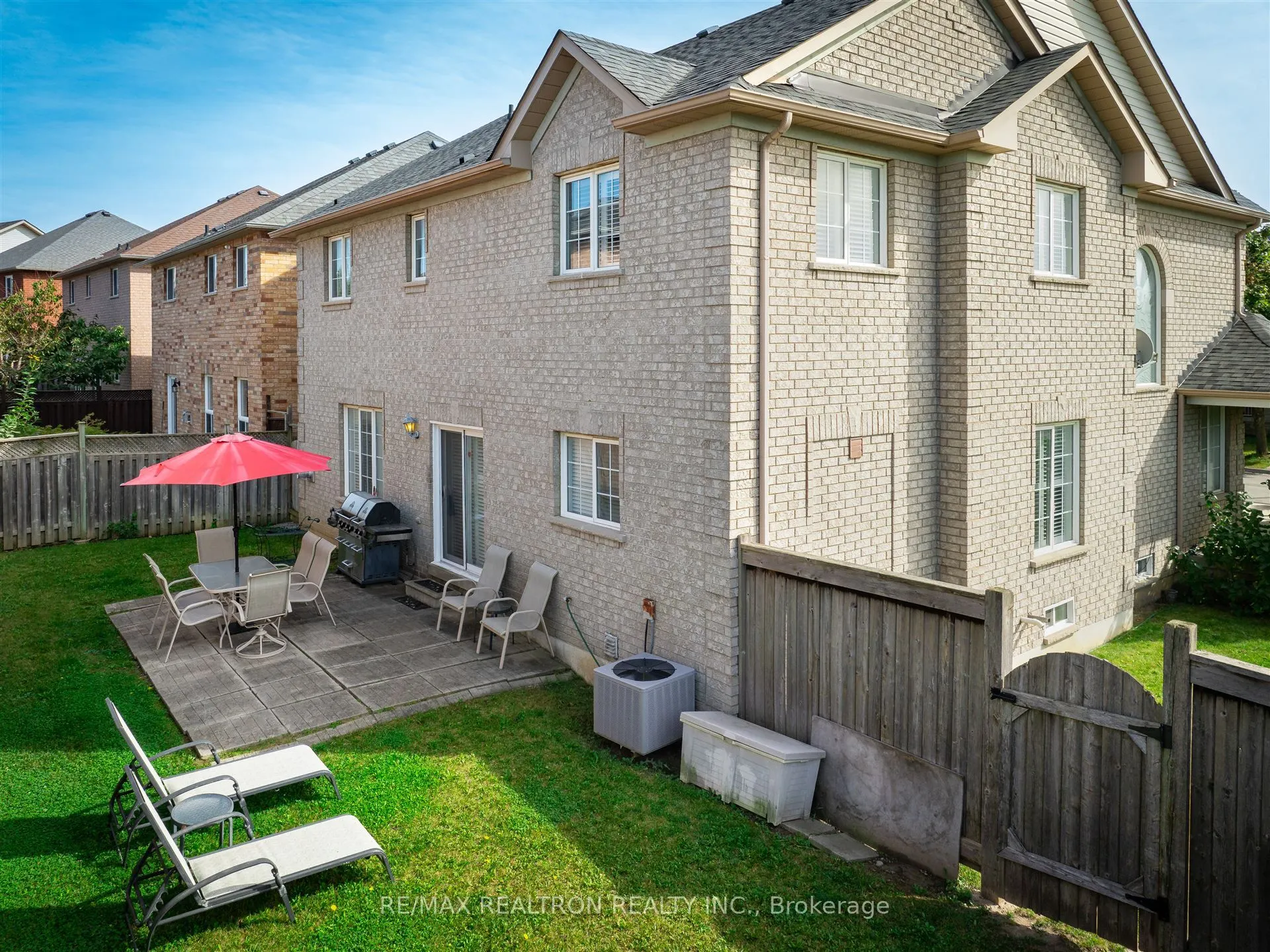 2 Foxfield Crescent