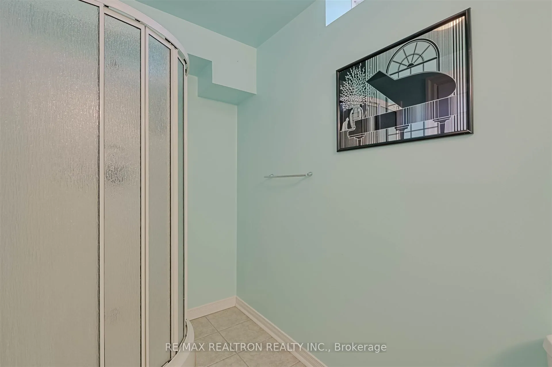 2 Foxfield Crescent