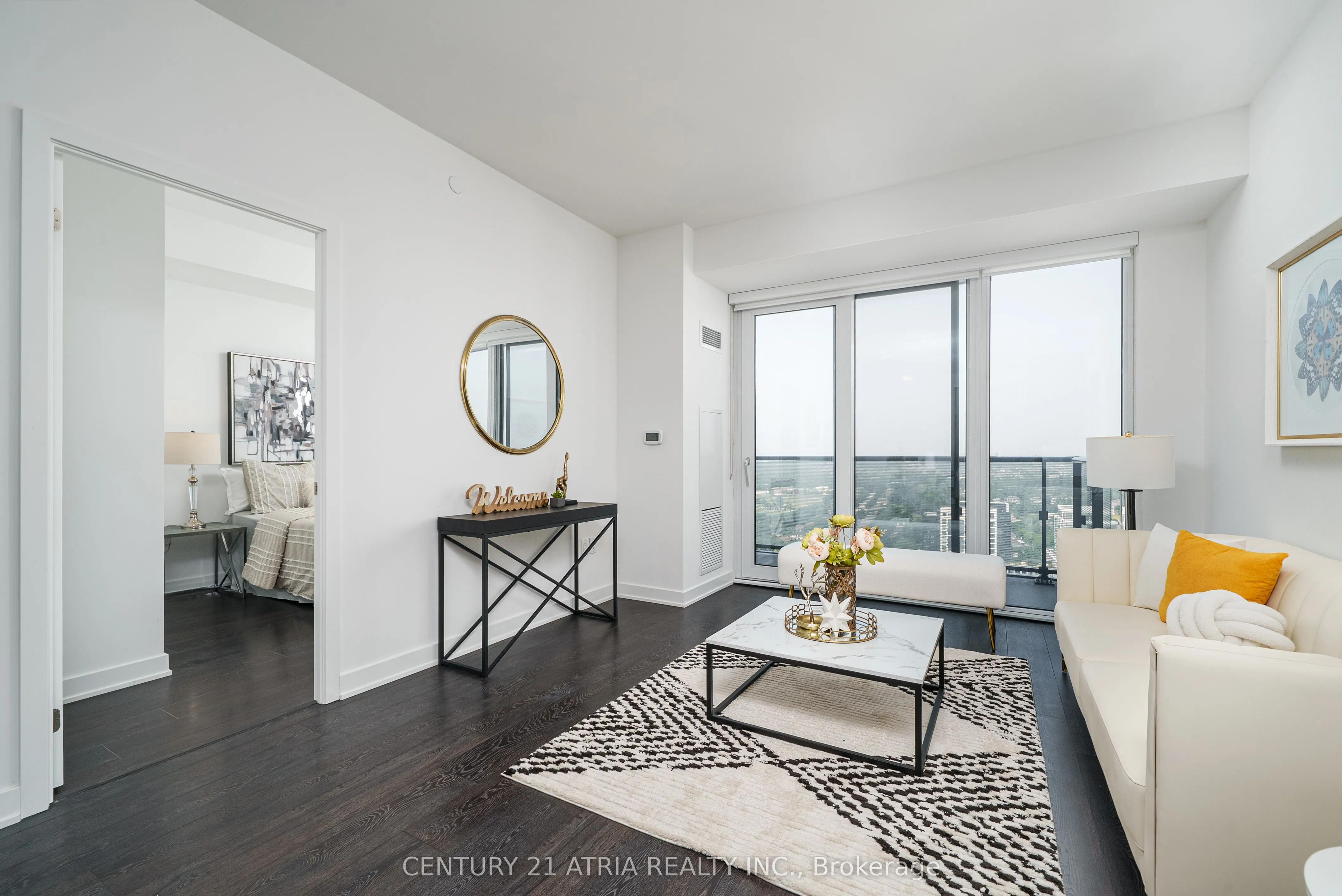 105 Oneida Crescent, #LPH01