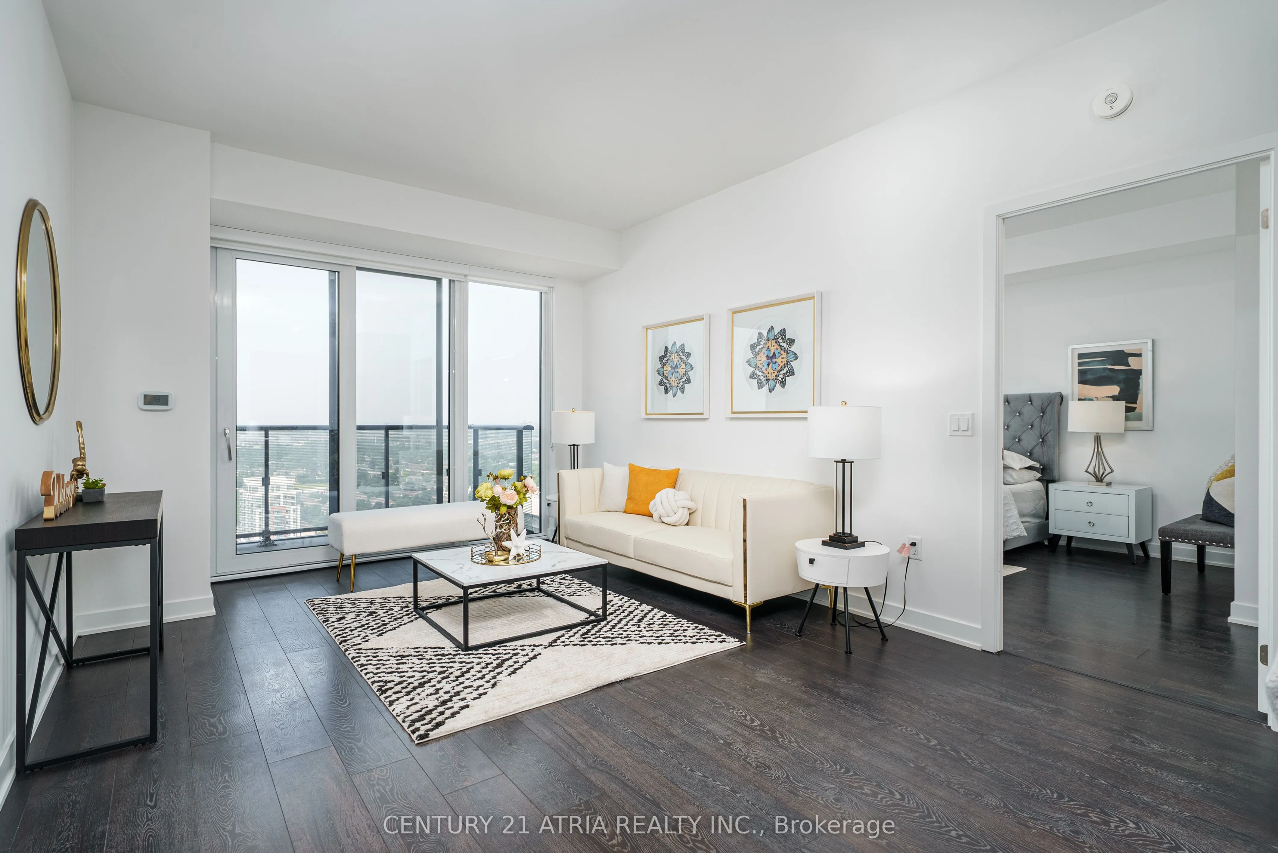 105 Oneida Crescent, #LPH01