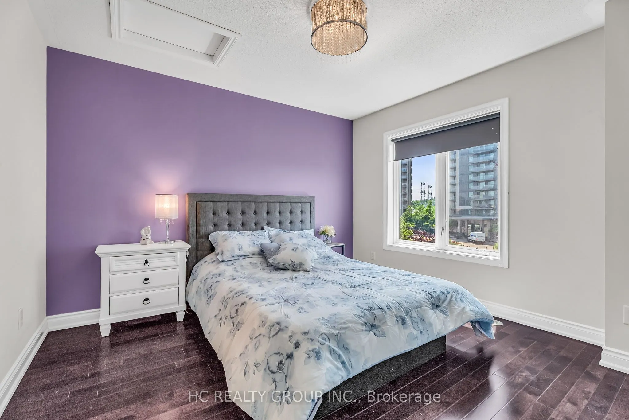 225 South Park Road, #TH6