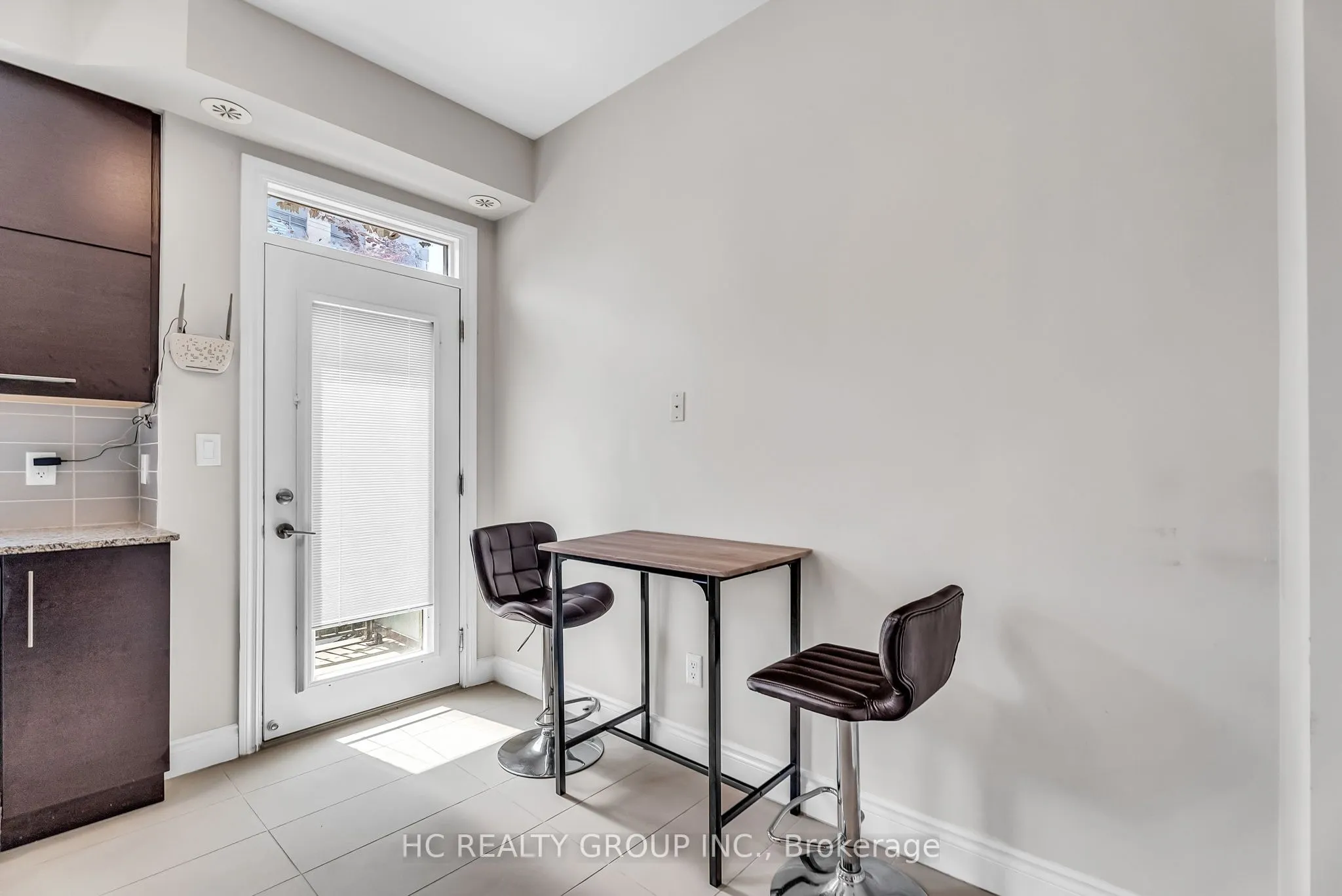 225 South Park Road, #TH6