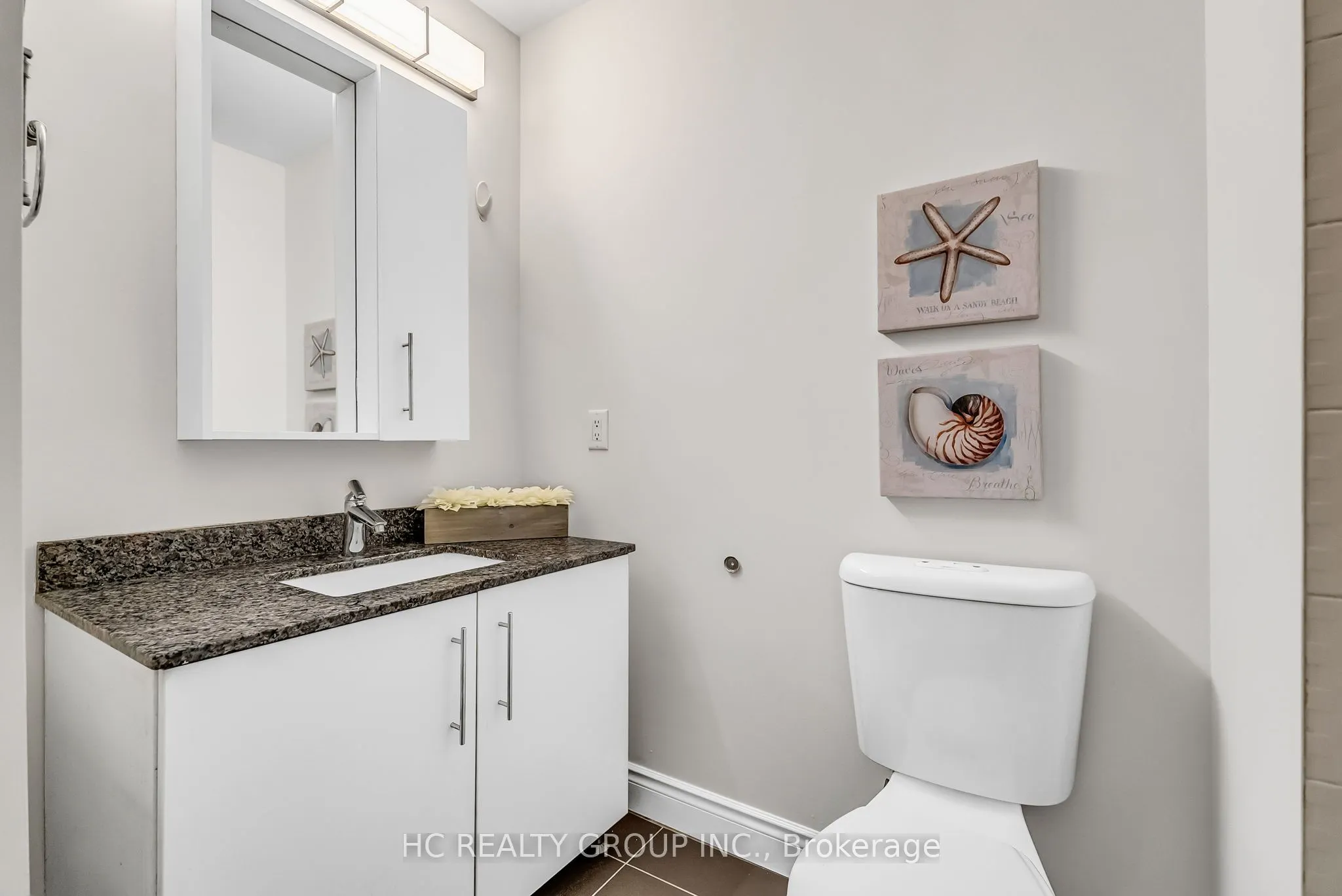 225 South Park Road, #TH6